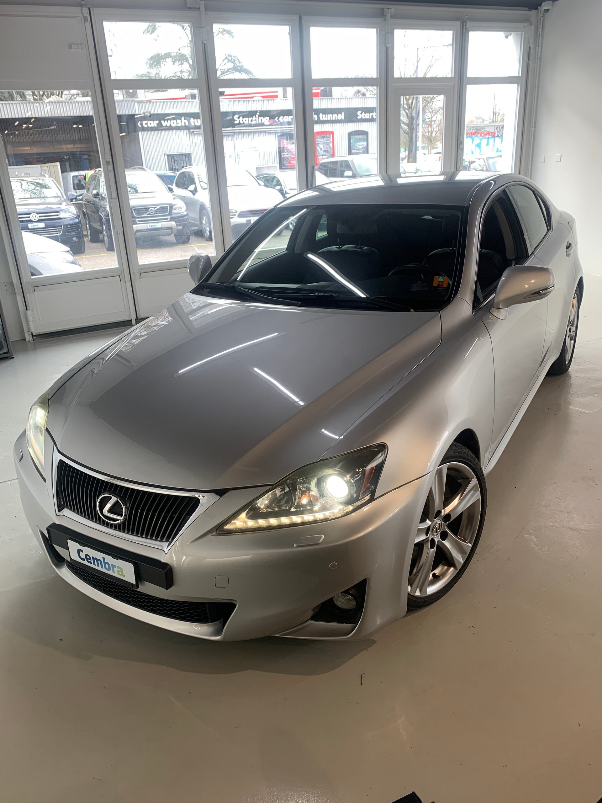 LEXUS IS 250 Executive Automatic-showroom-element-3