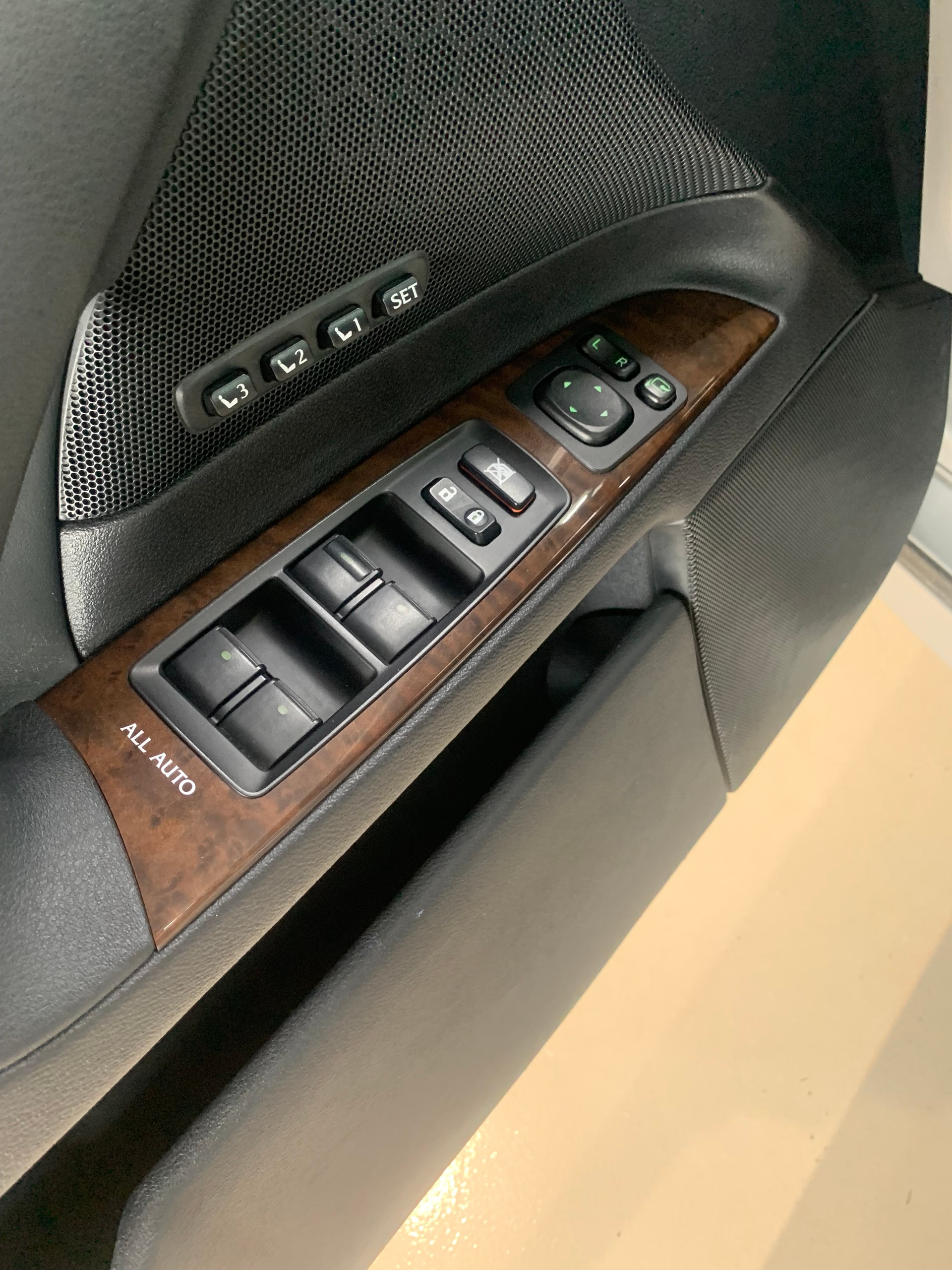 LEXUS IS 250 Executive Automatic-image-12