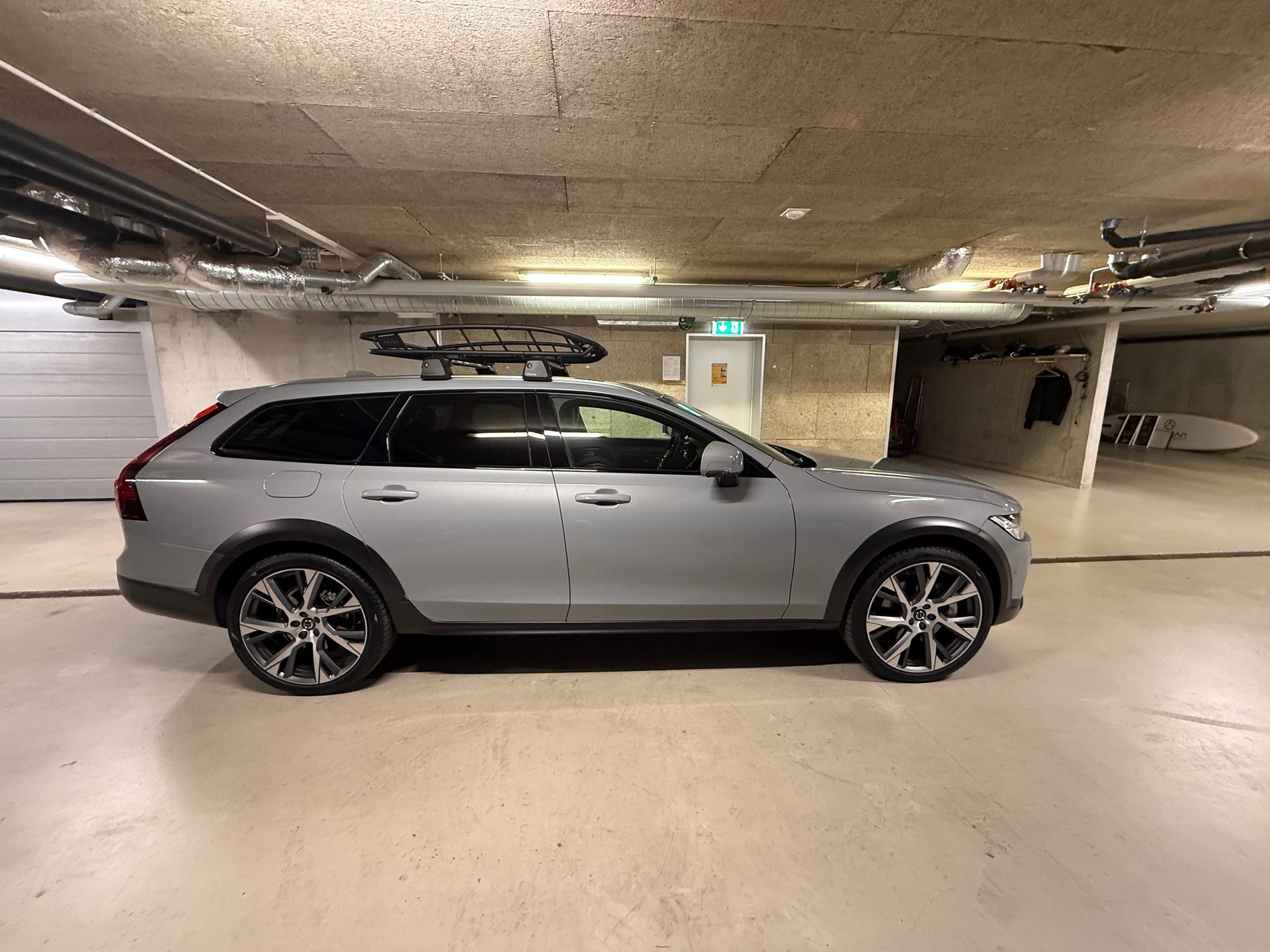 VOLVO V90 Cross Country B4 Diesel MHD Ultimate AWD Geartronic-image-1