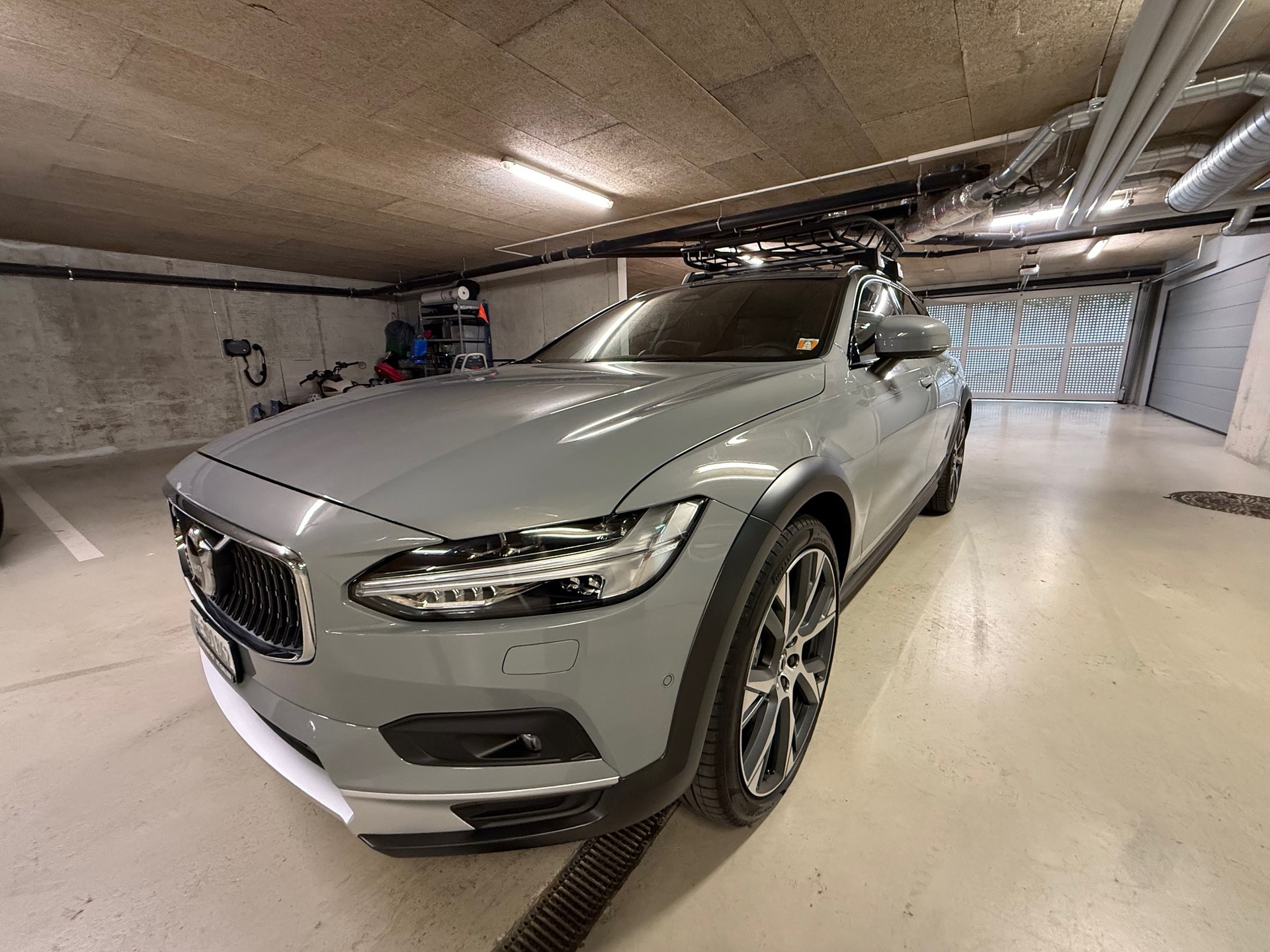 VOLVO V90 Cross Country B4 Diesel MHD Ultimate AWD Geartronic-image-3