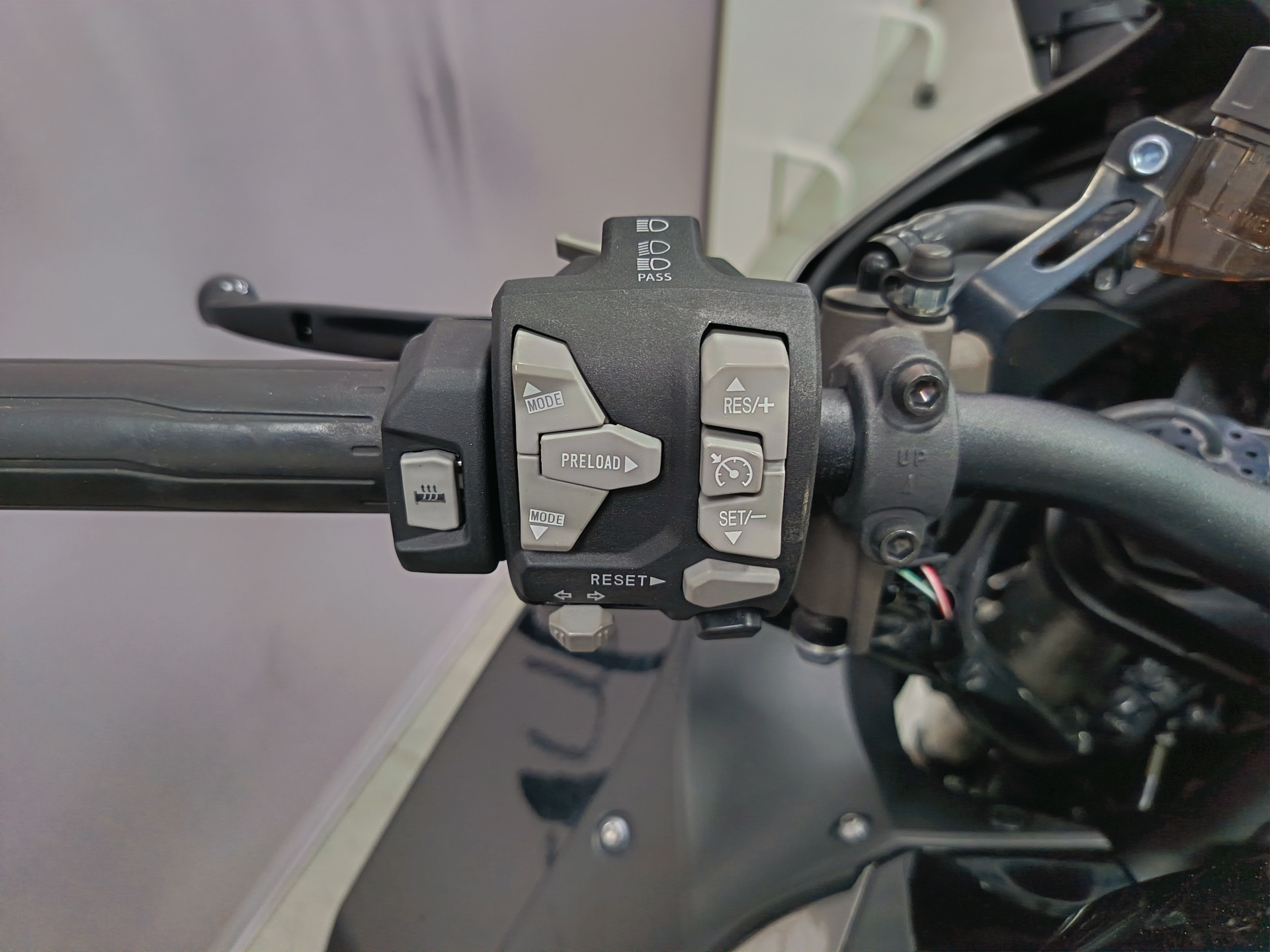KAWASAKI Ninja H2 SX SE+ Performance Tourer-image-6