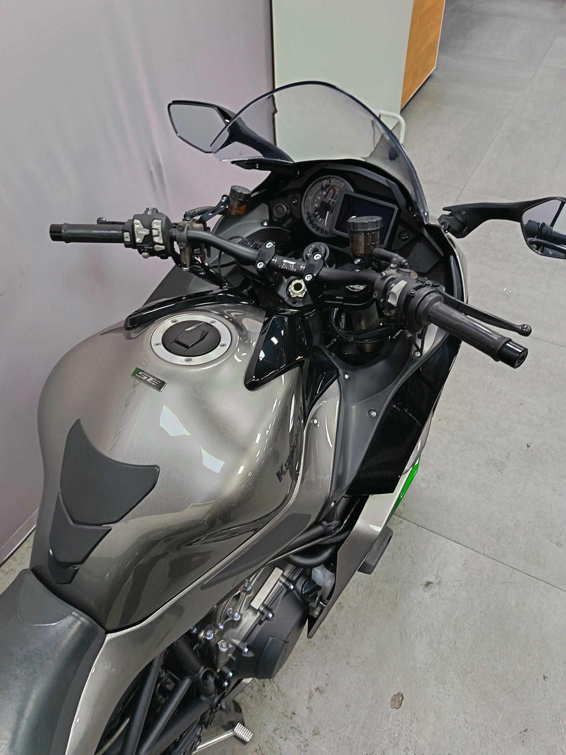 KAWASAKI Ninja H2 SX SE+ Performance Tourer-image-4