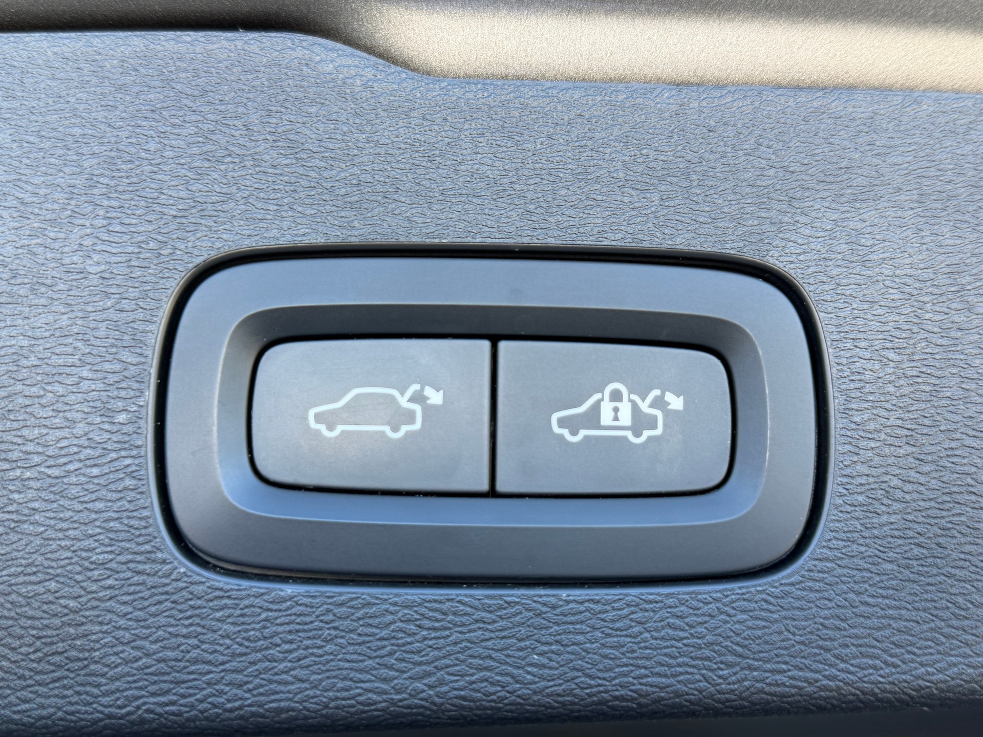 VOLVO V60 Cross Country B4 Diesel Mild Hybrid AWD Geartronic-image-20