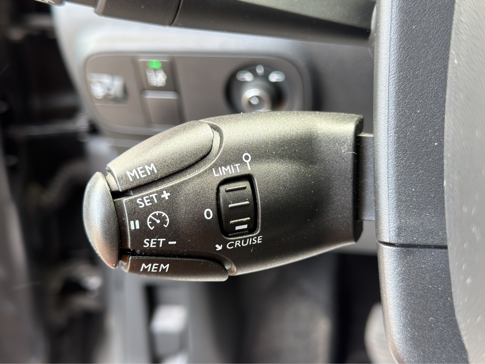 CITROEN C3 1.2i PureTech Shine-image-22
