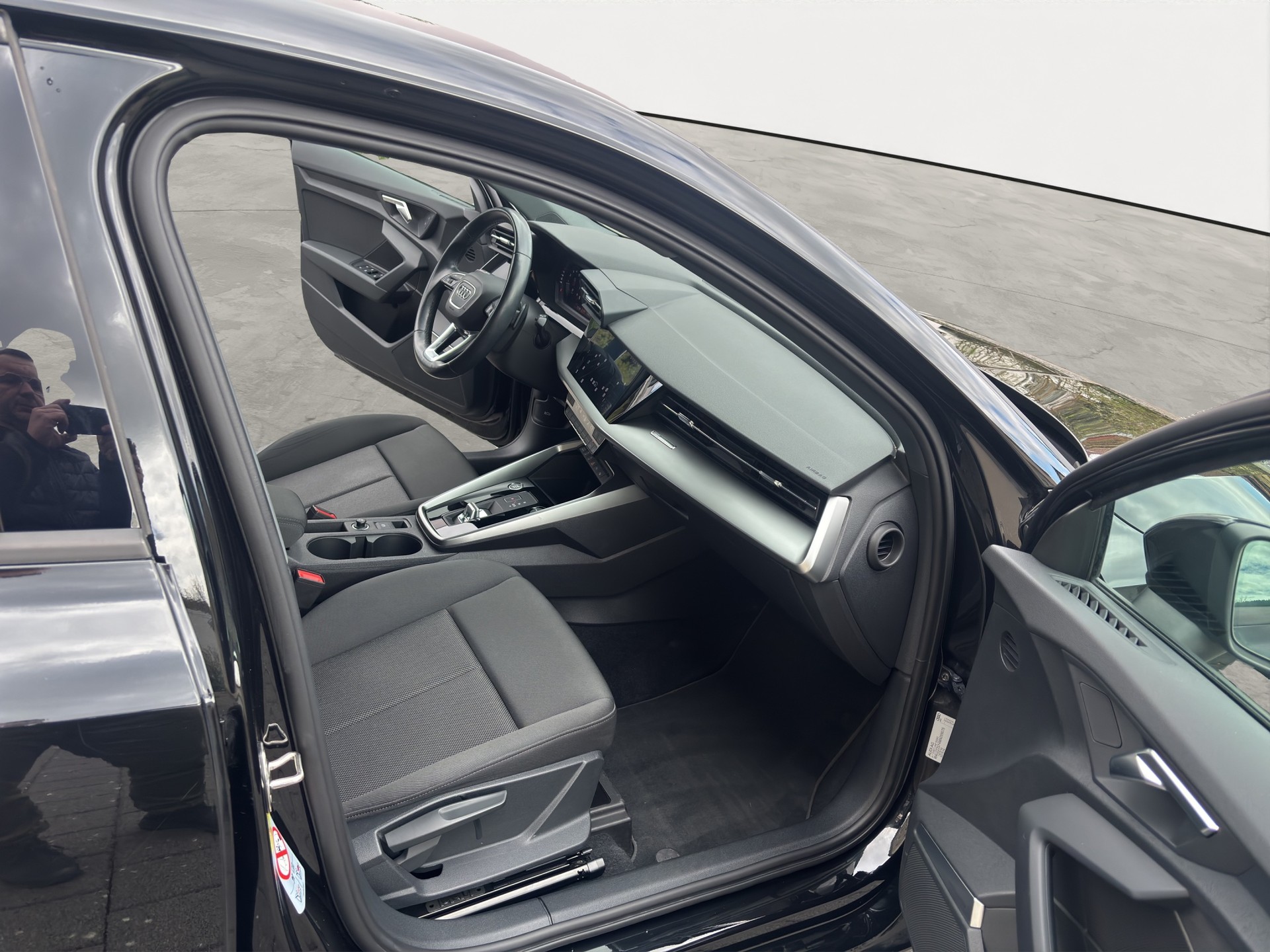 AUDI A3 Sportback 35 TFSI Attraction S-tronic-image-16