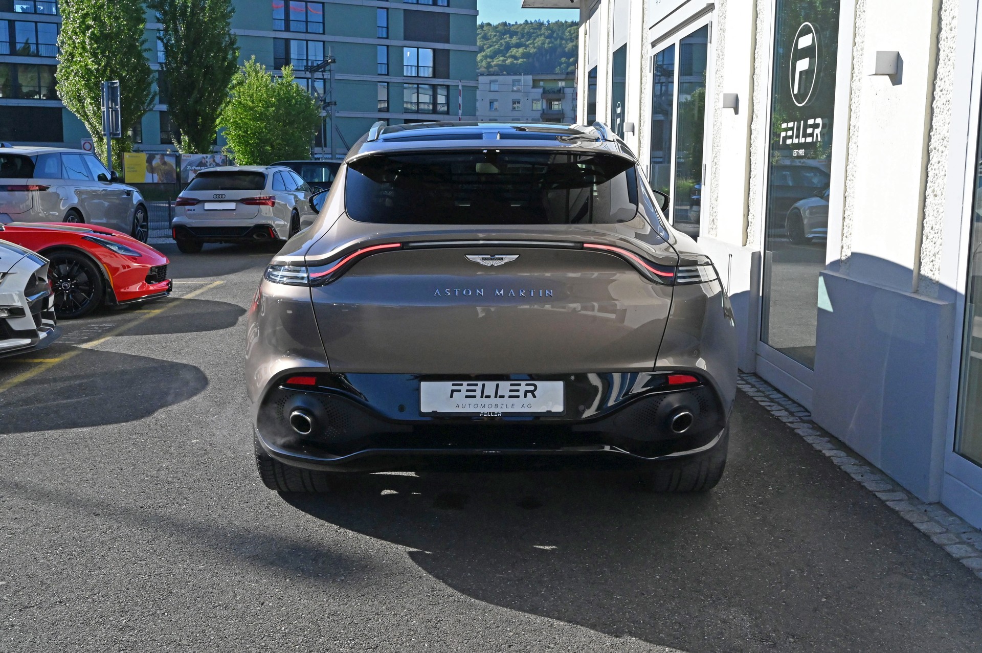 ASTON MARTIN DBX 4.0 V8-image-7