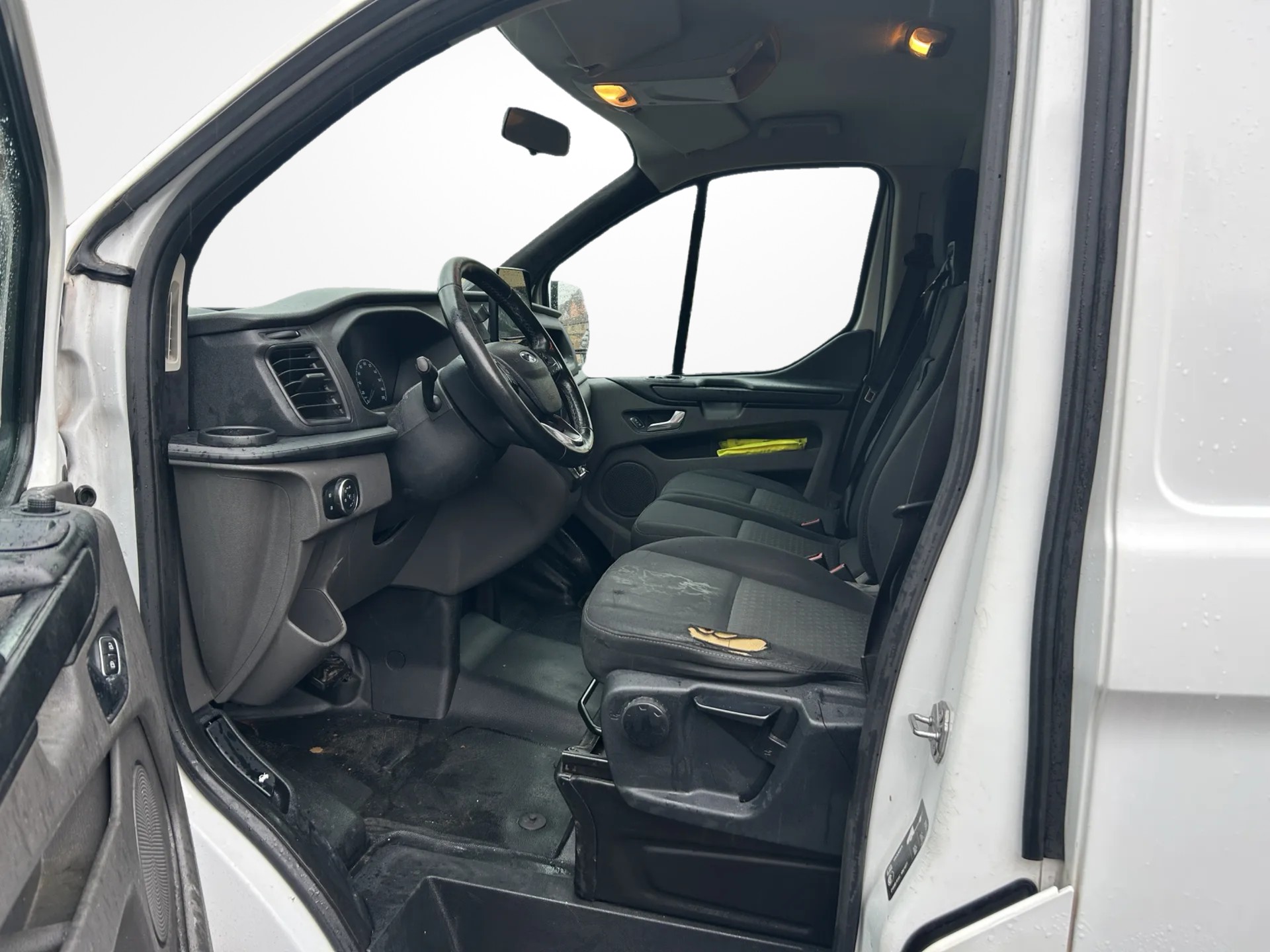 FORD Transit Custom 340 L1H1 Trend A-image-6