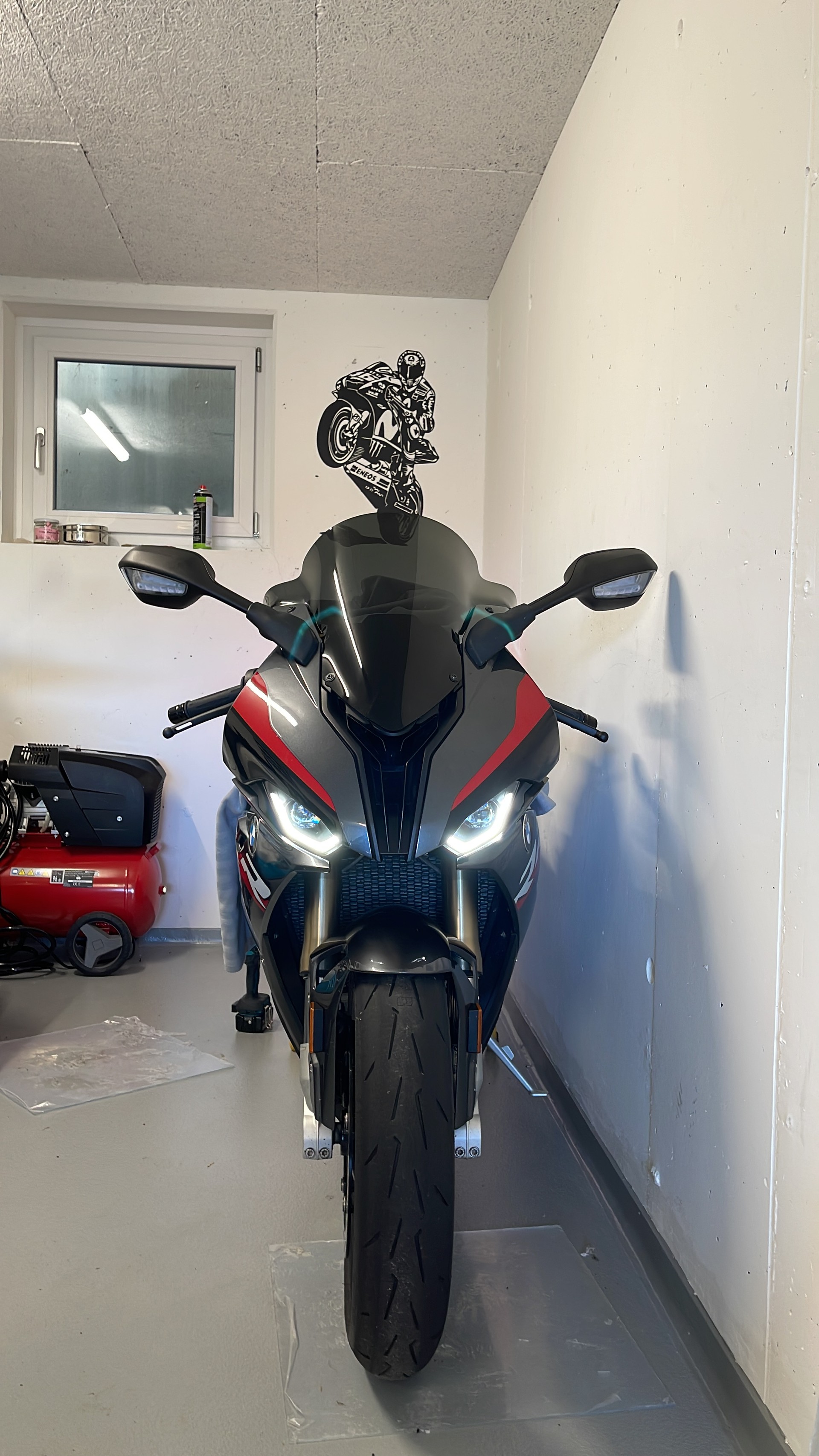 BMW S 1000 RR-image-1
