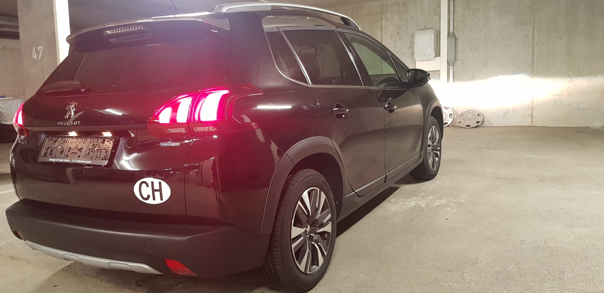 PEUGEOT 2008 1.2 PureTech Allure EAT6-image-3