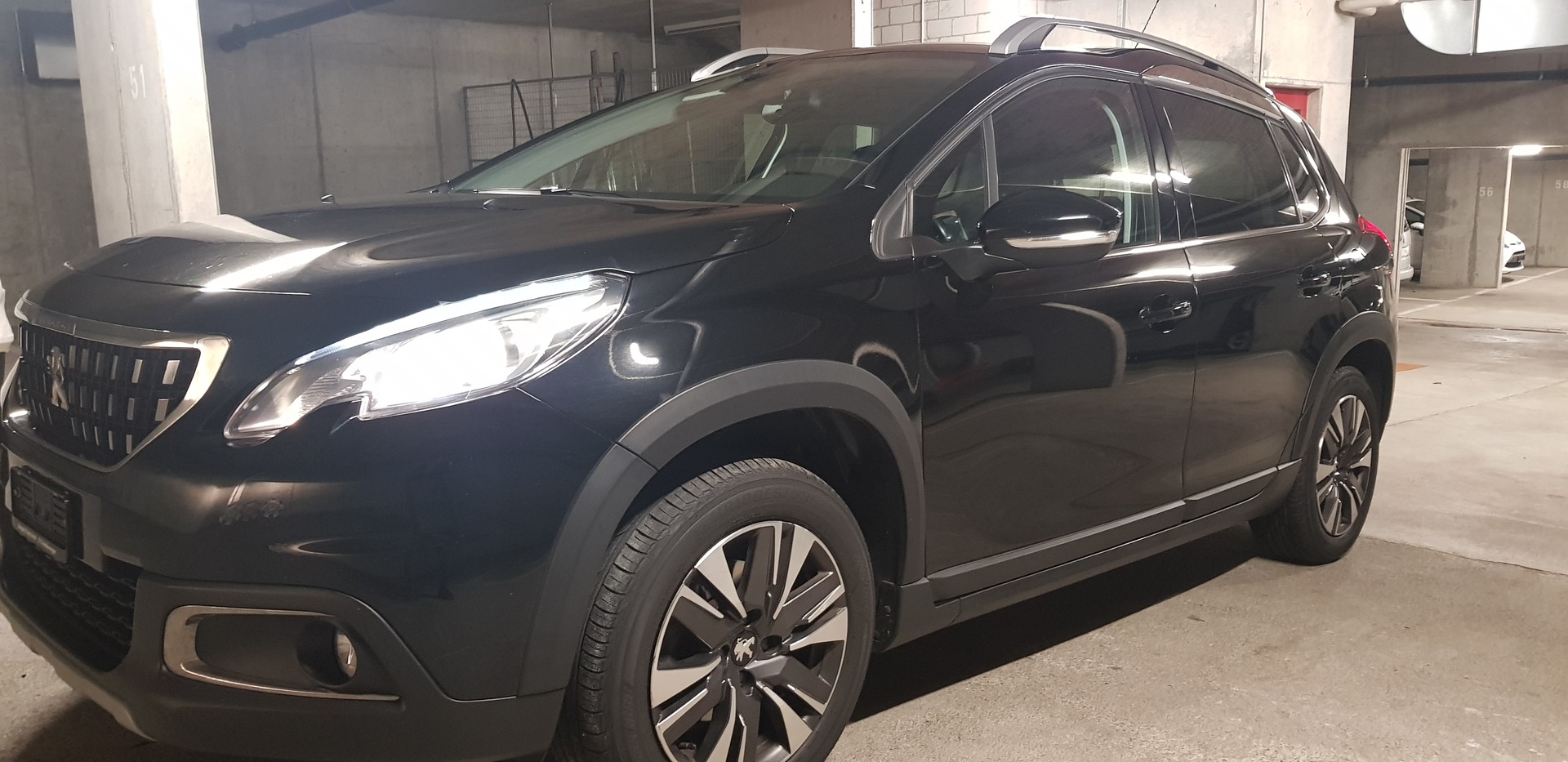 PEUGEOT 2008 1.2 PureTech Allure EAT6-image-2
