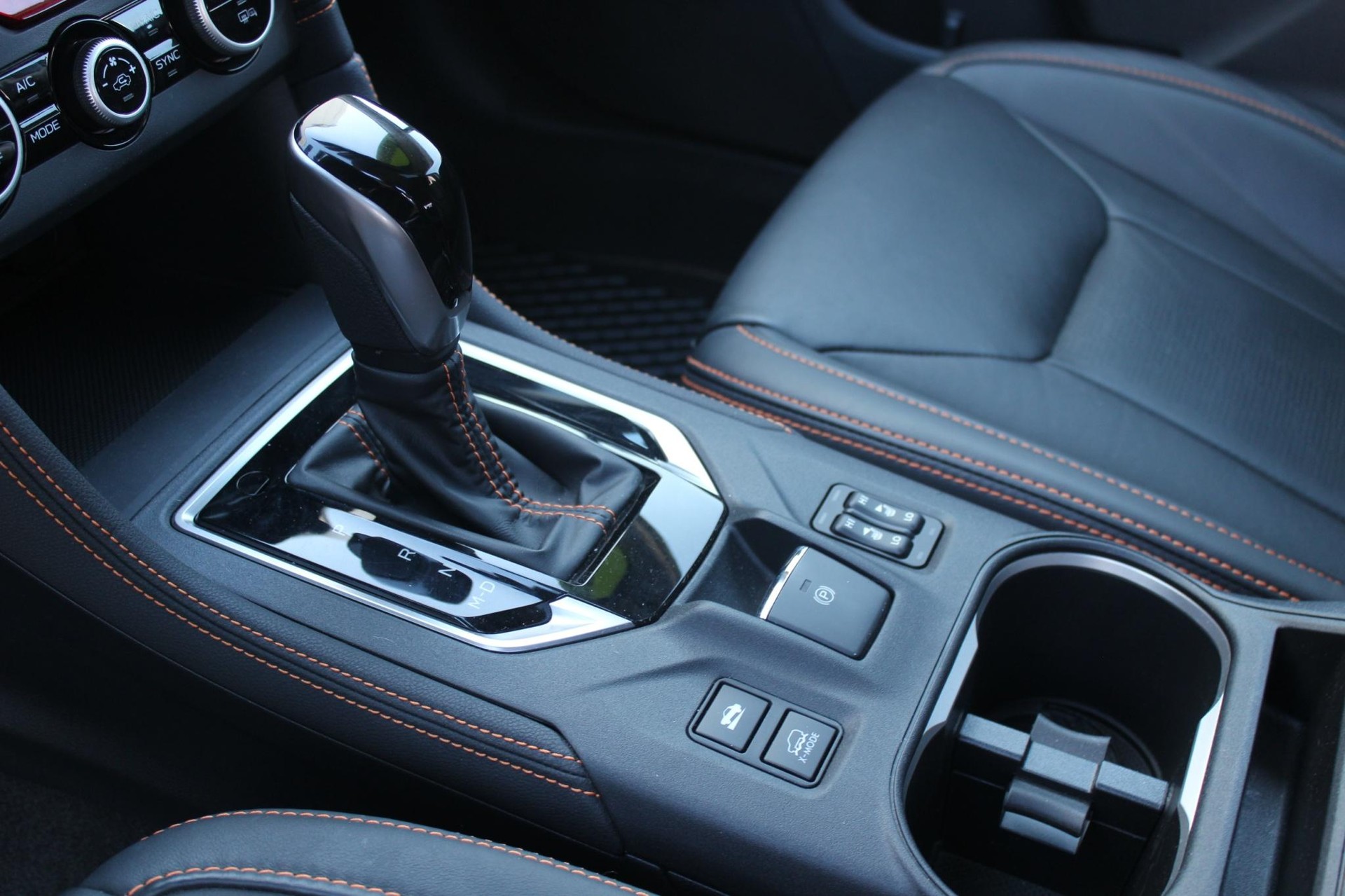 SUBARU XV 2.0i Luxury-image-7