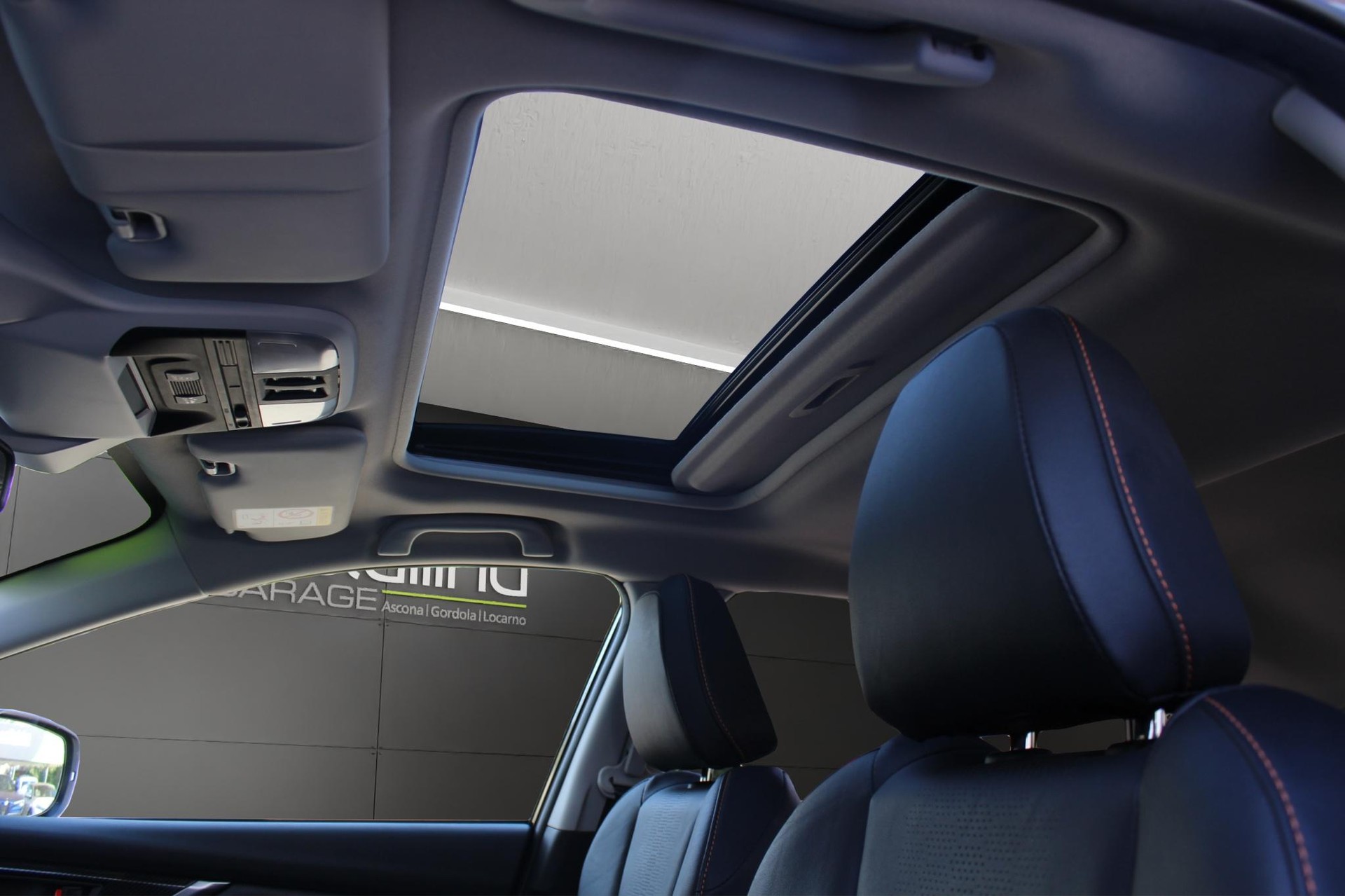SUBARU XV 2.0i Luxury-image-9