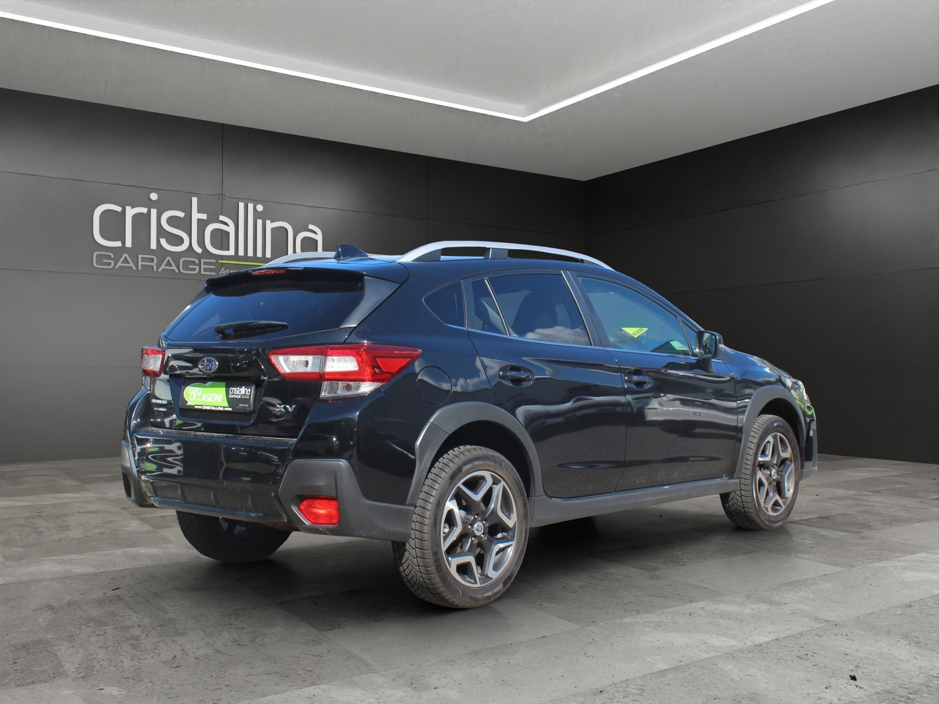 SUBARU XV 2.0i Luxury-showroom-element-3