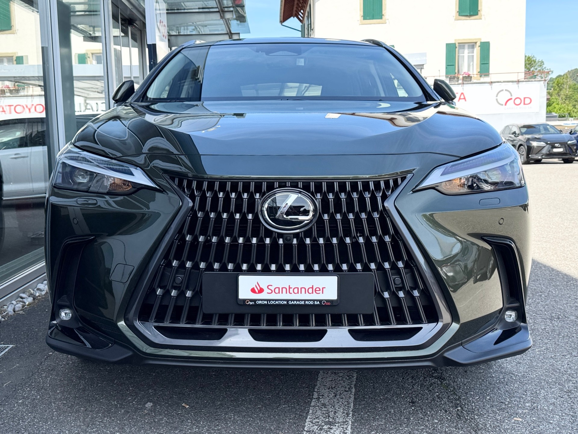 LEXUS NX 450h+ E-FOUR Comfort-showroom-element-2