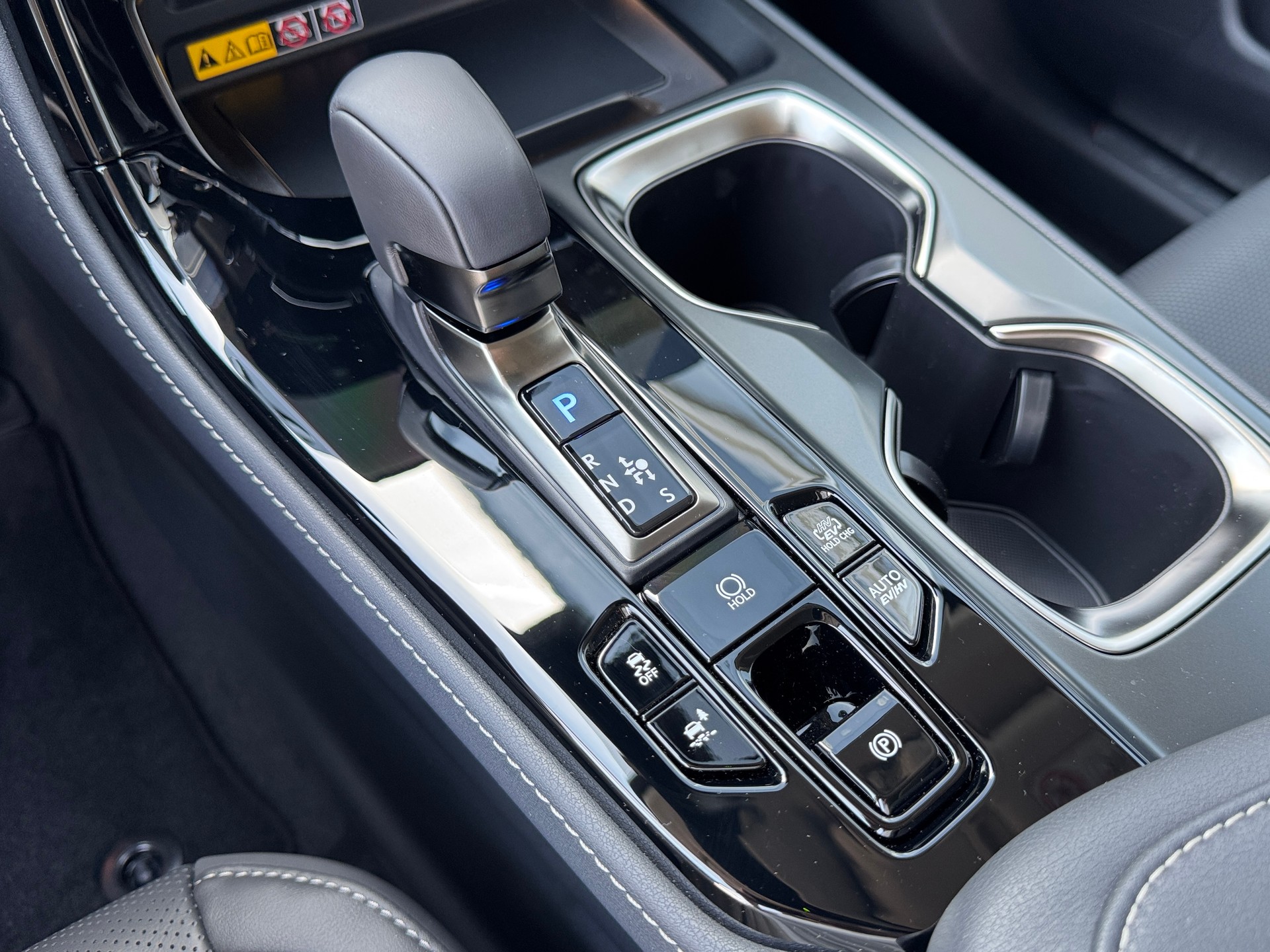 LEXUS NX 450h+ E-FOUR Comfort-image-25