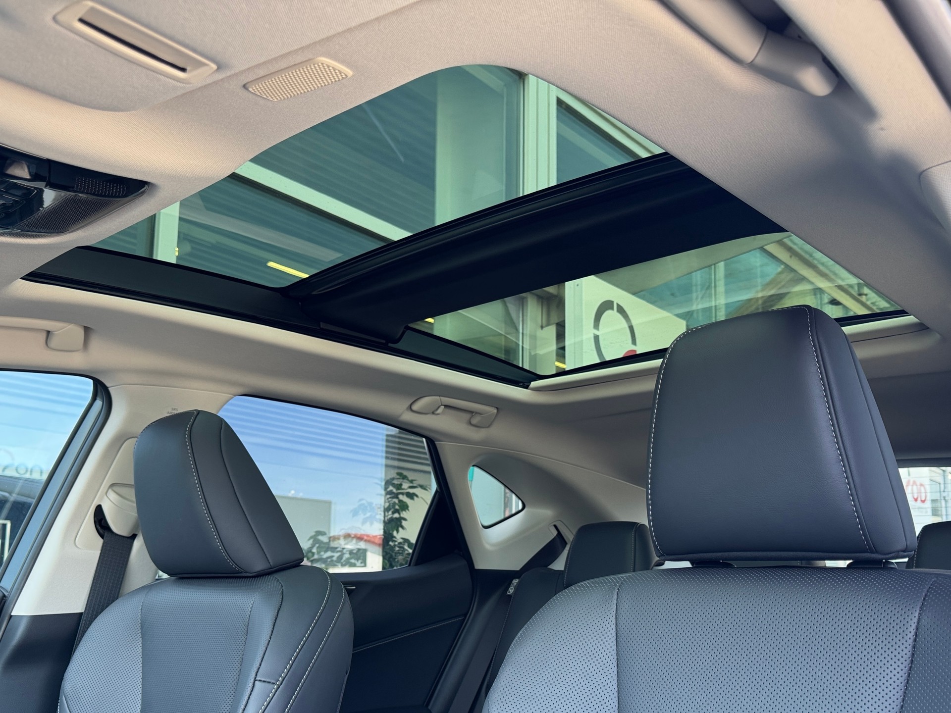 LEXUS NX 450h+ E-FOUR Comfort-image-9
