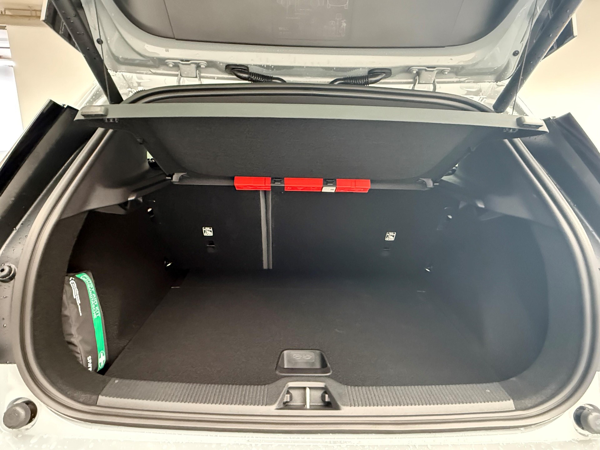 VOLVO EX30 E60 Twin Ultra Performance Sw. Black Ed. AWD-image-6