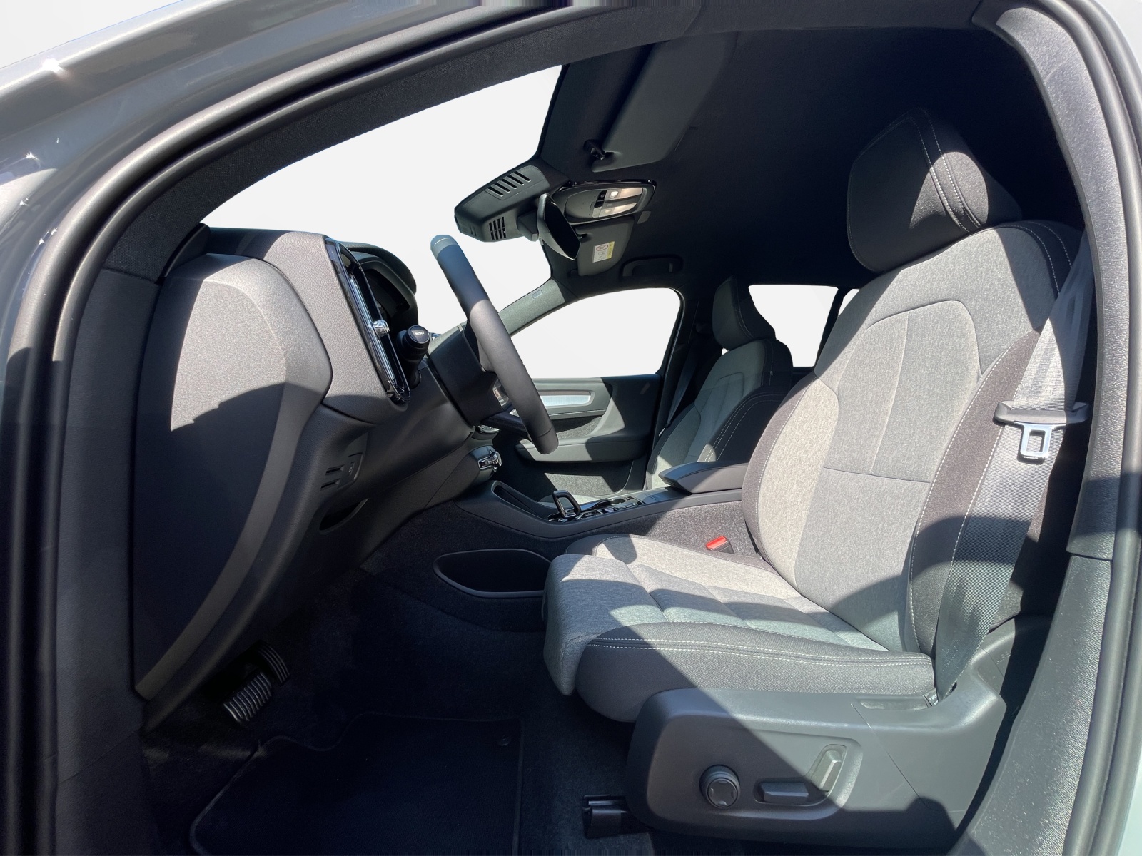 VOLVO XC40 2.0 B4 MH Plus Dark-image-9
