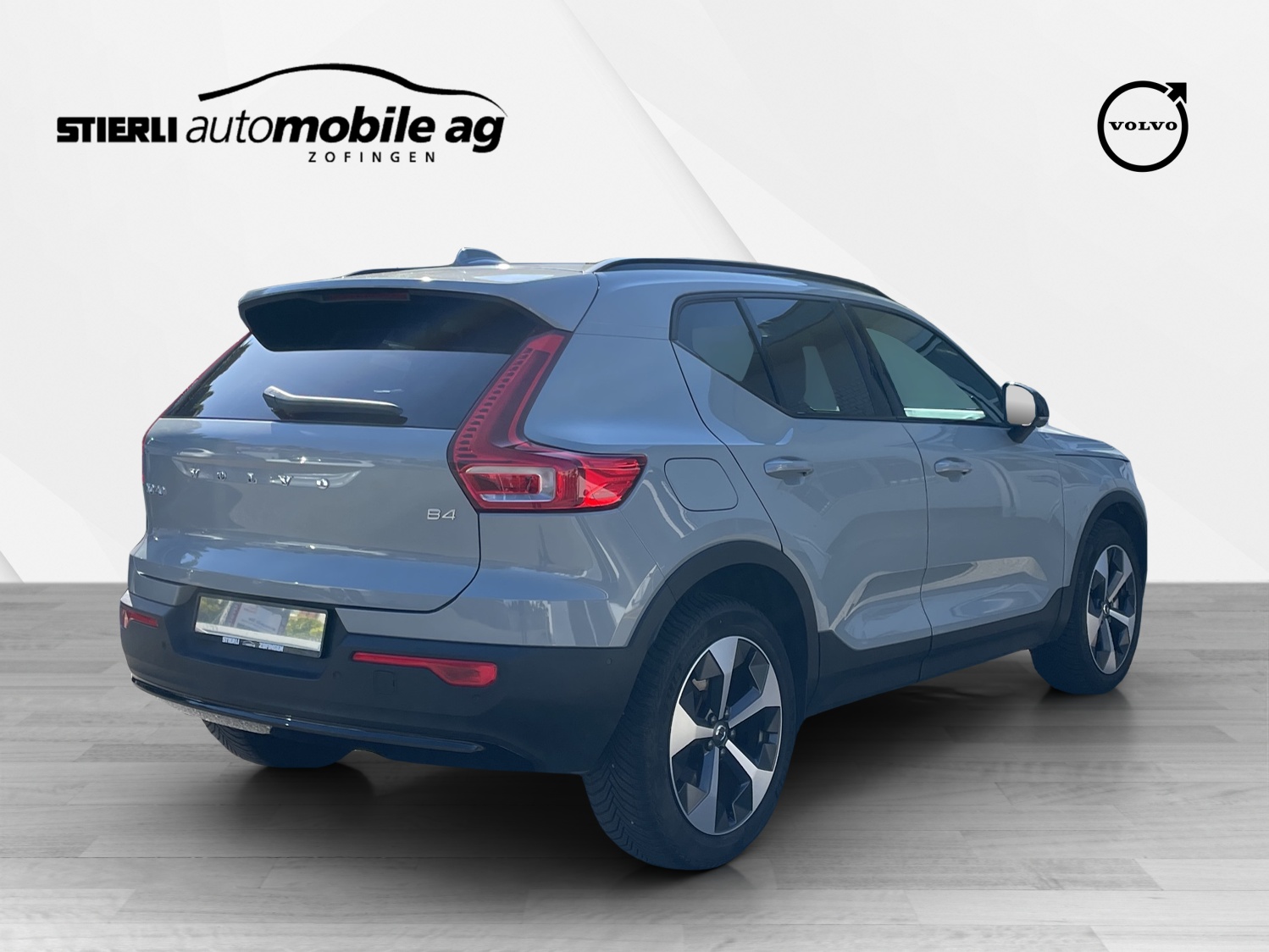 VOLVO XC40 2.0 B4 MH Plus Dark-image-4