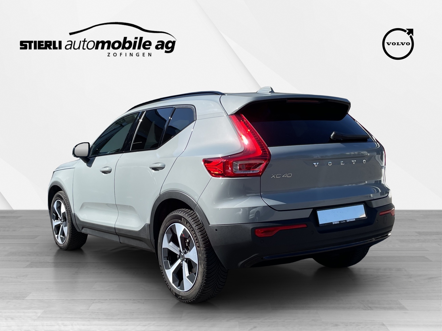 VOLVO XC40 2.0 B4 MH Plus Dark-image-6