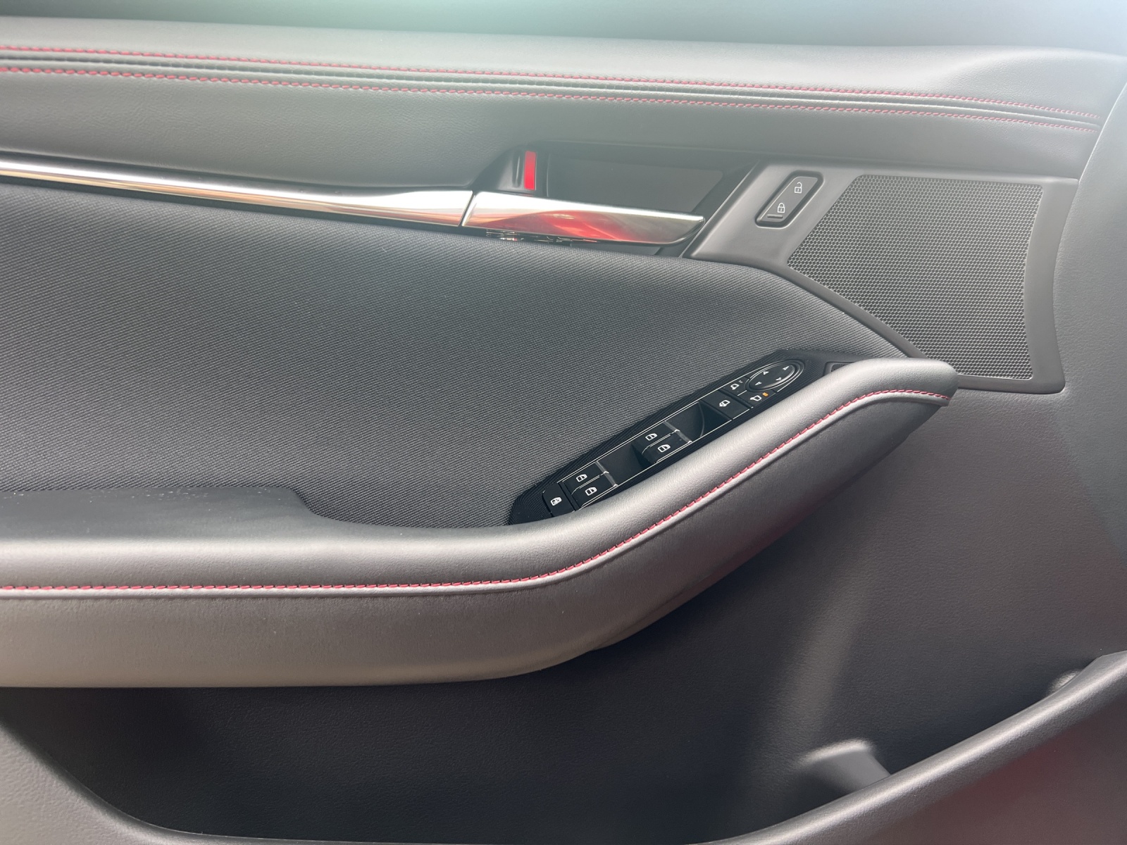 MAZDA 3 Hatchback SKYACTIV-X M Hybrid 186 Homura Automat-image-5