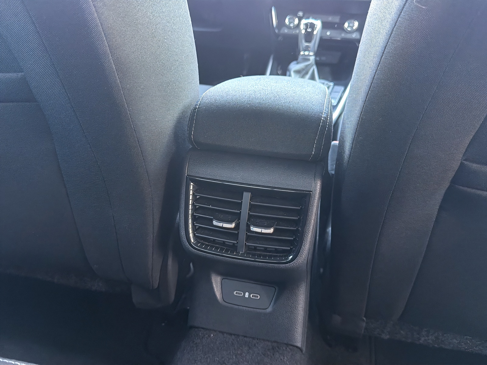 SKODA Fabia 1.0 TSI Top Selection DSG-image-17