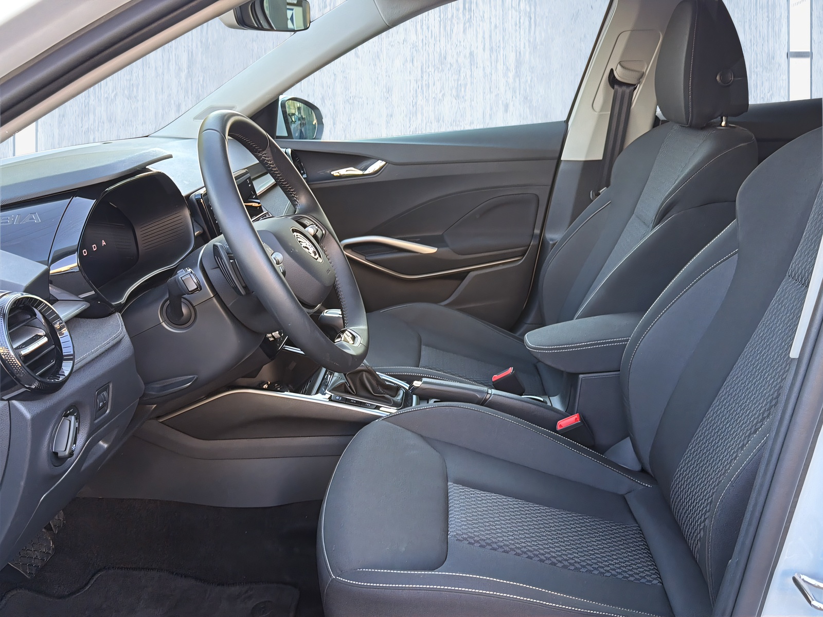 SKODA Fabia 1.0 TSI Top Selection DSG-image-9