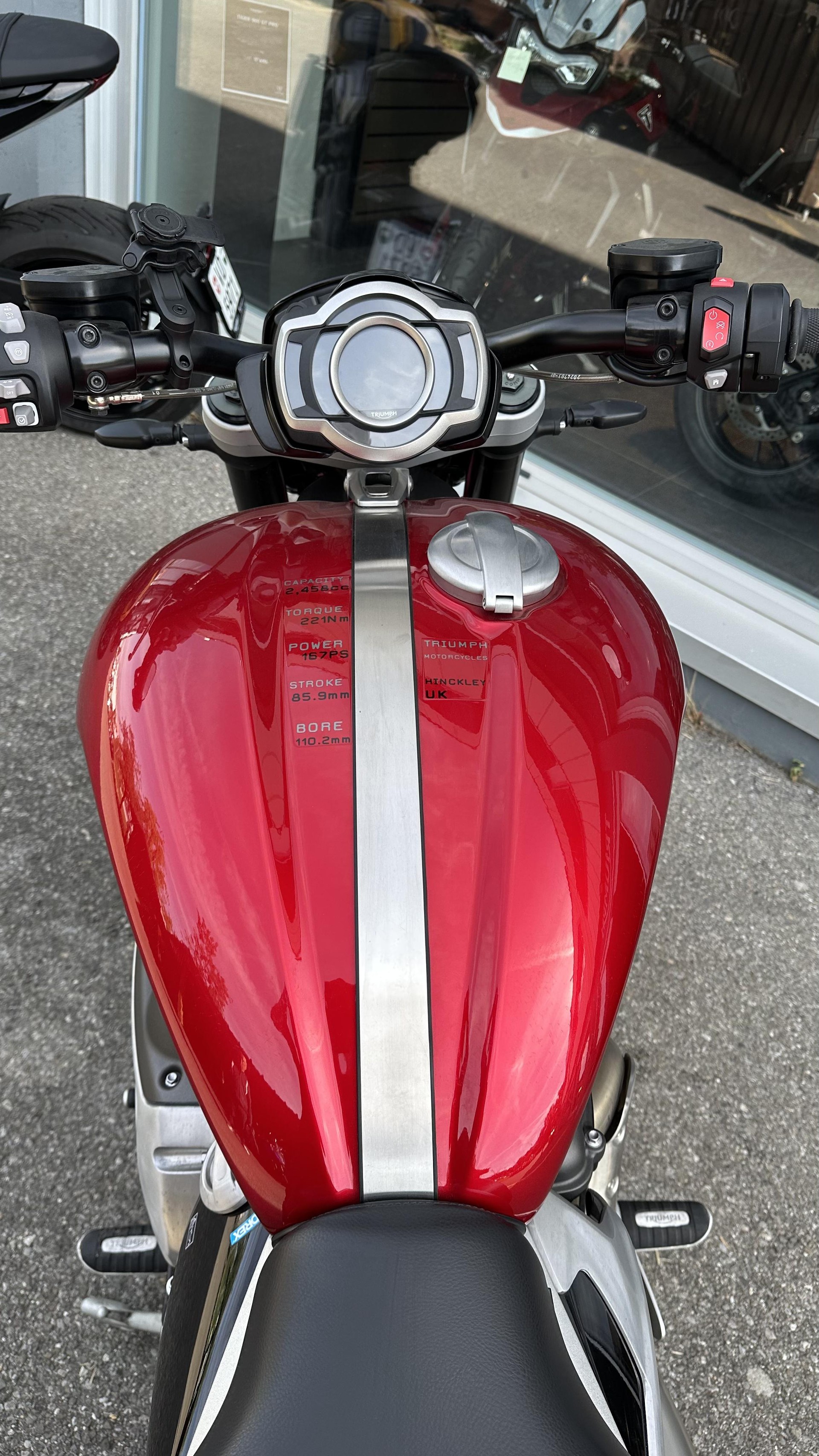 TRIUMPH Rocket 3 R Special Edition-image-2