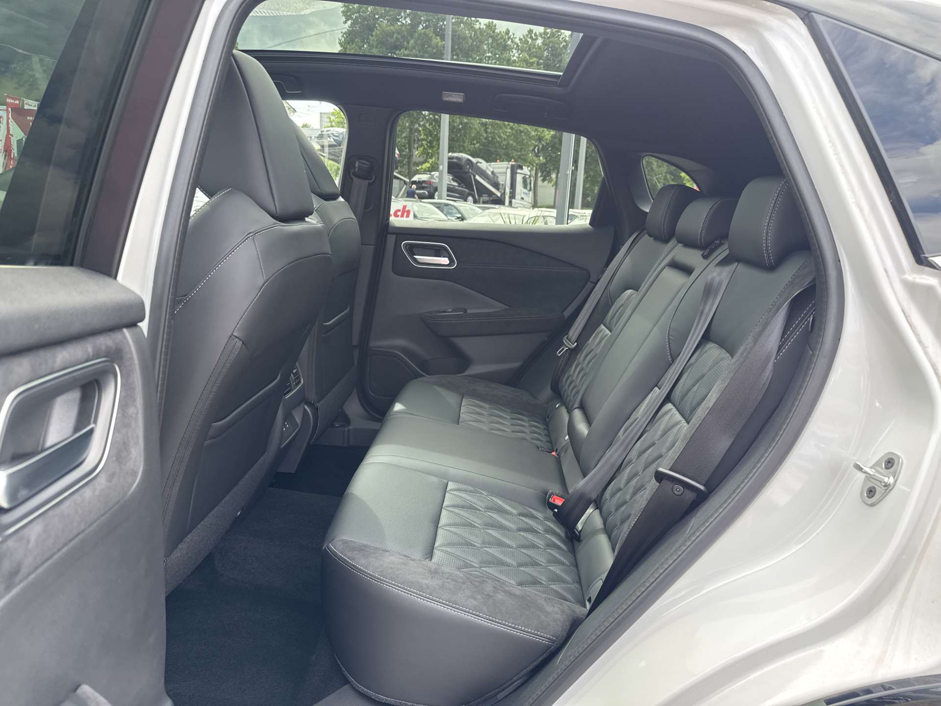 NISSAN Qashqai 1.3 DIG-T MHEV Tekna+ Xtronic-Automat-image-6