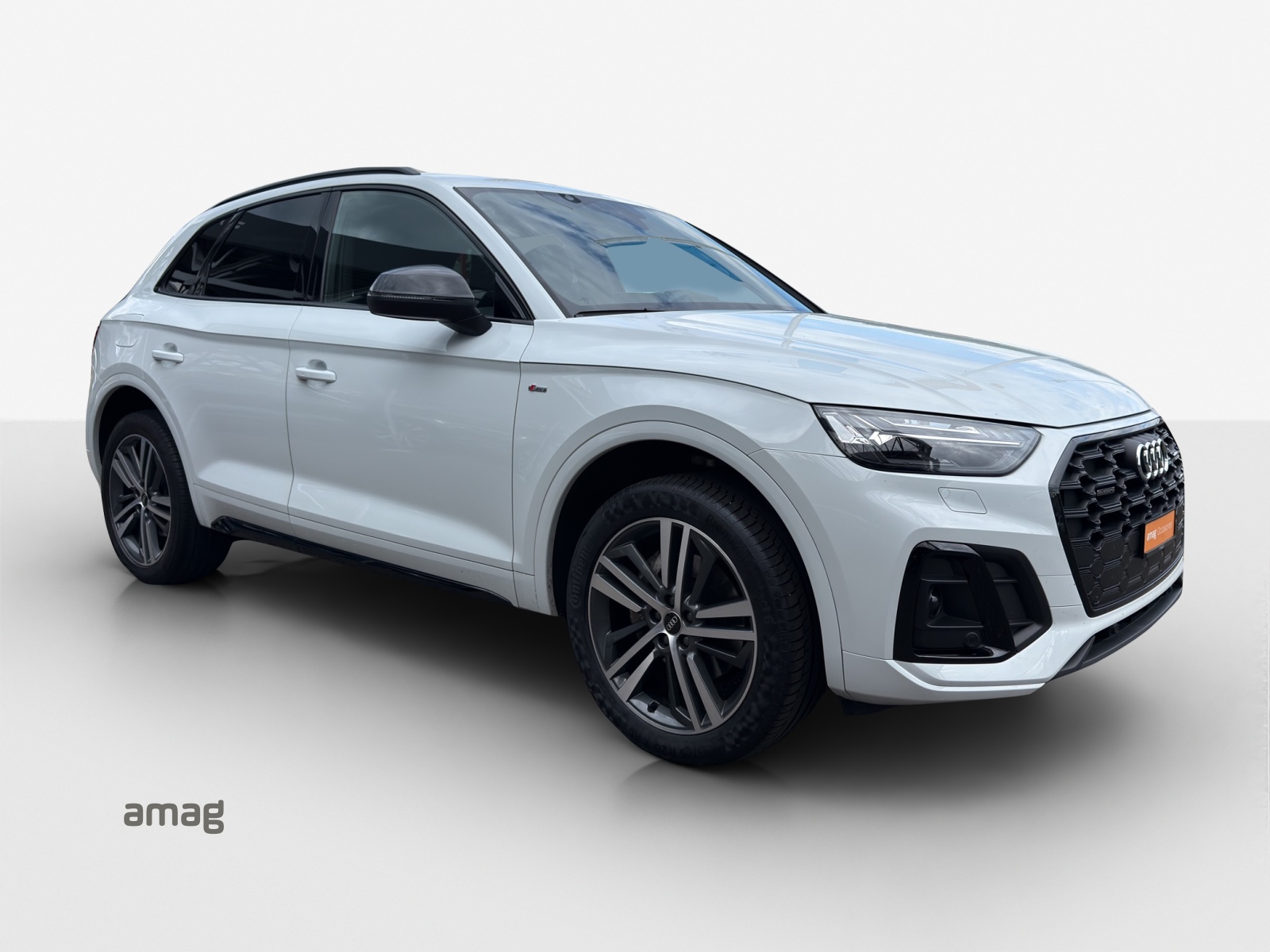 AUDI Q5 40 TDI Black Edition quattro S-tronic-image-5