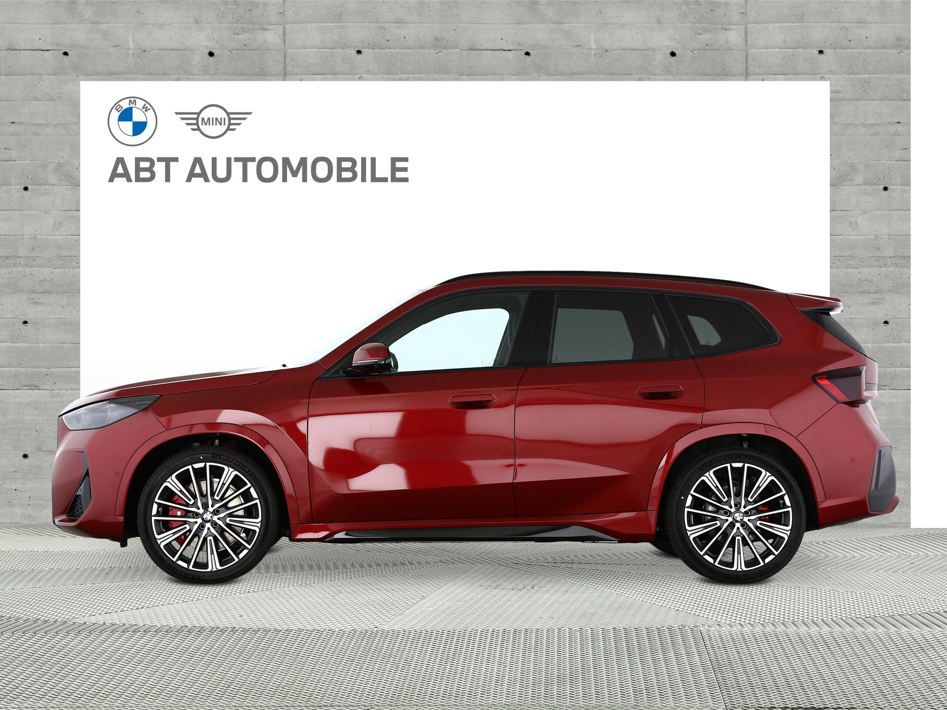 BMW iX1 30 xDrive-showroom-element-1