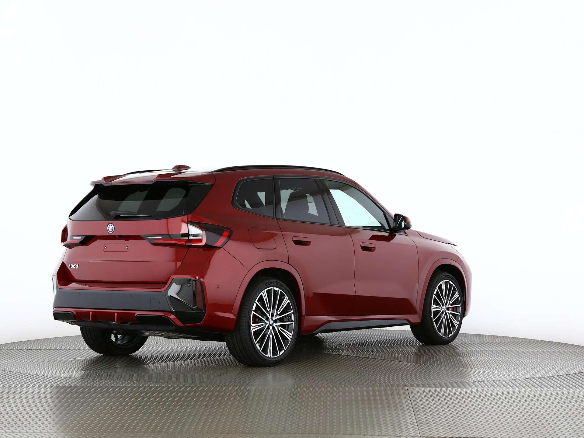 BMW iX1 30 xDrive-image-19