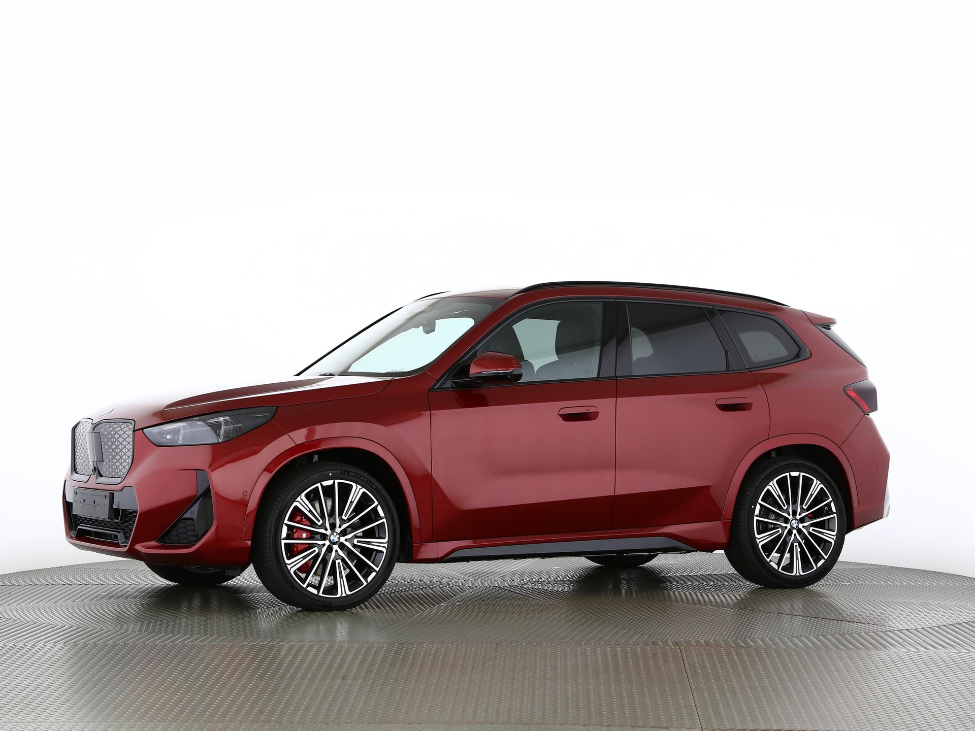 BMW iX1 30 xDrive-image-9