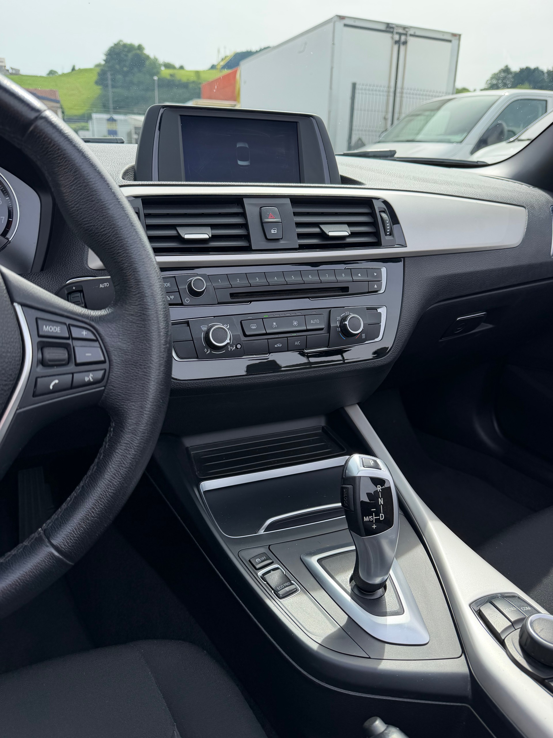 BMW 218i Steptronic-image-12