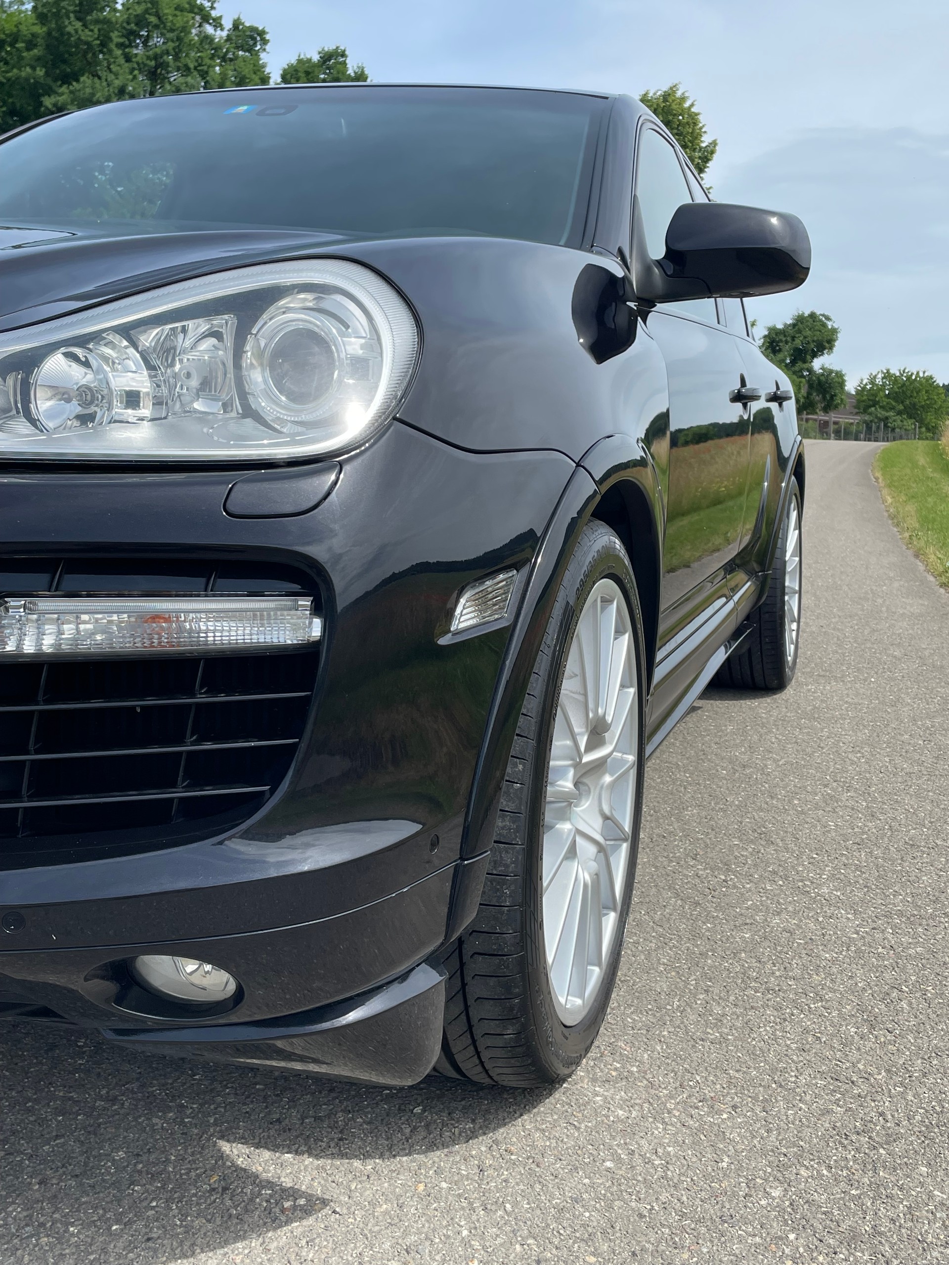PORSCHE Cayenne Turbo-image-7