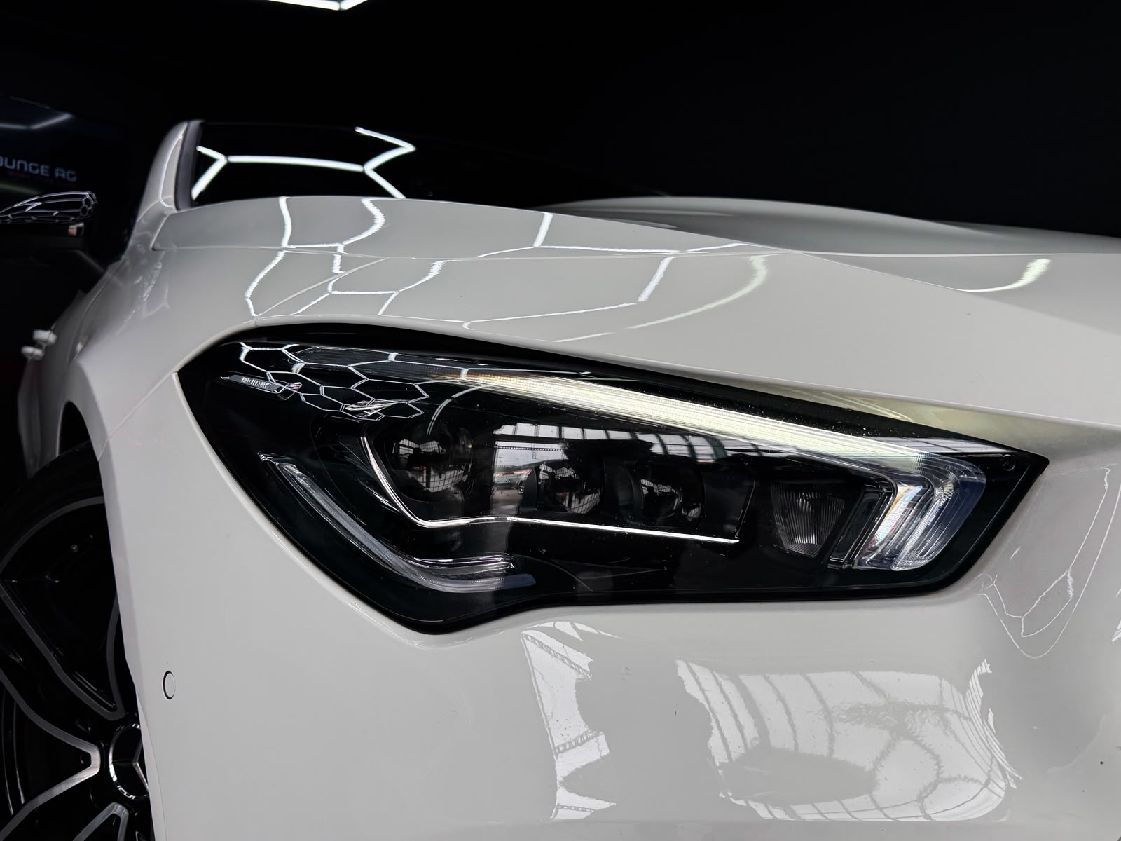 MERCEDES-BENZ CLA 250 4Matic AMG Line 7G-DCT-showroom-element-2