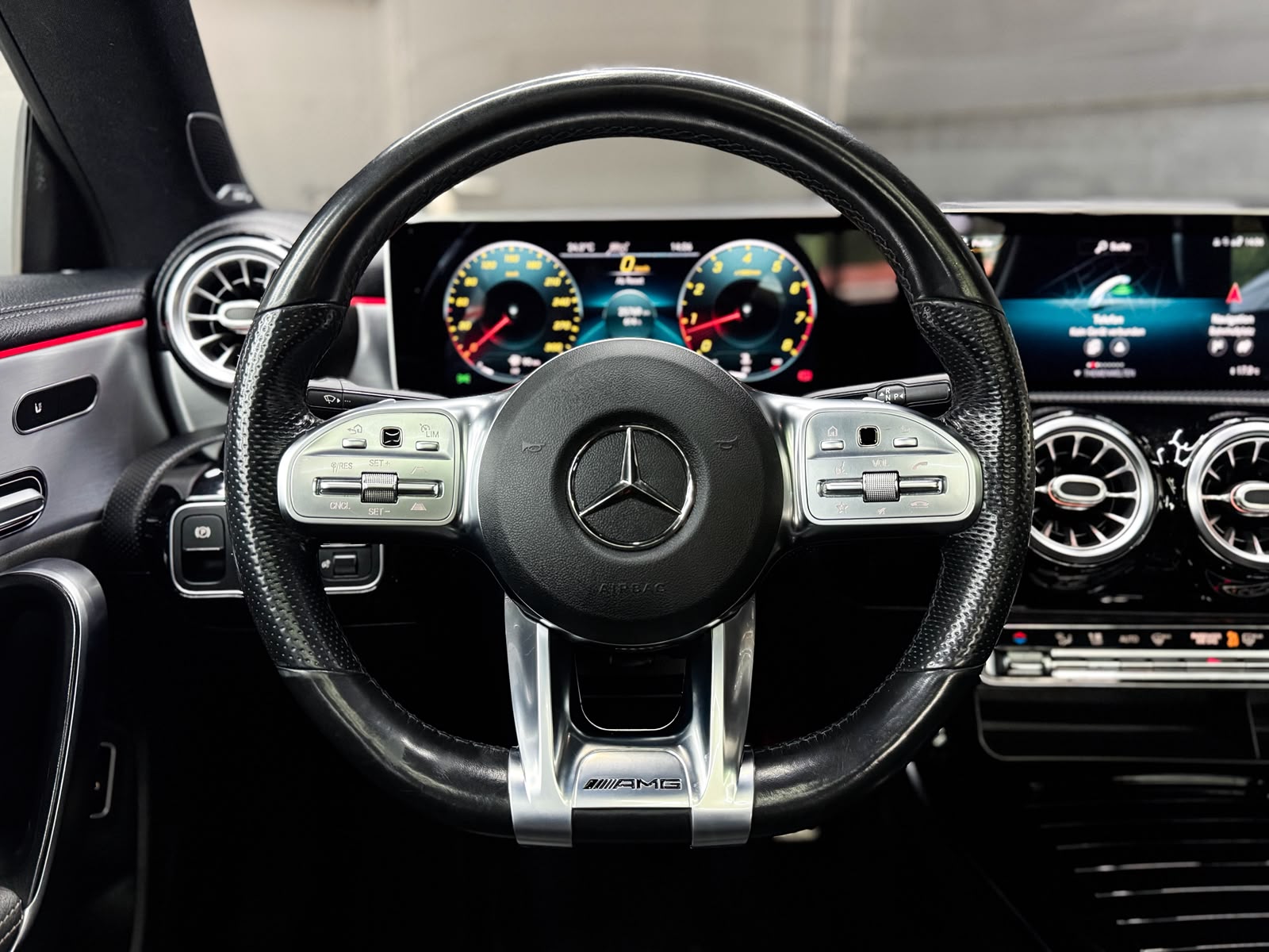 MERCEDES-BENZ CLA 250 4Matic AMG Line 7G-DCT-image-11