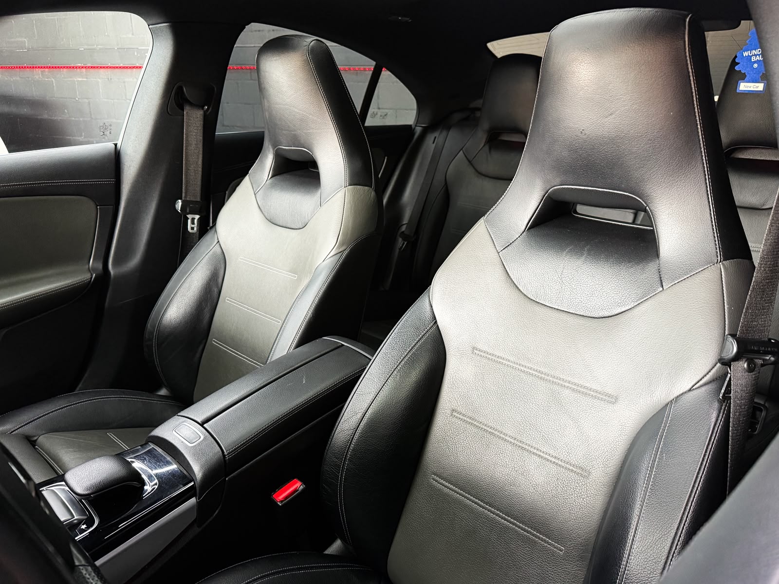 MERCEDES-BENZ CLA 250 4Matic AMG Line 7G-DCT-image-18