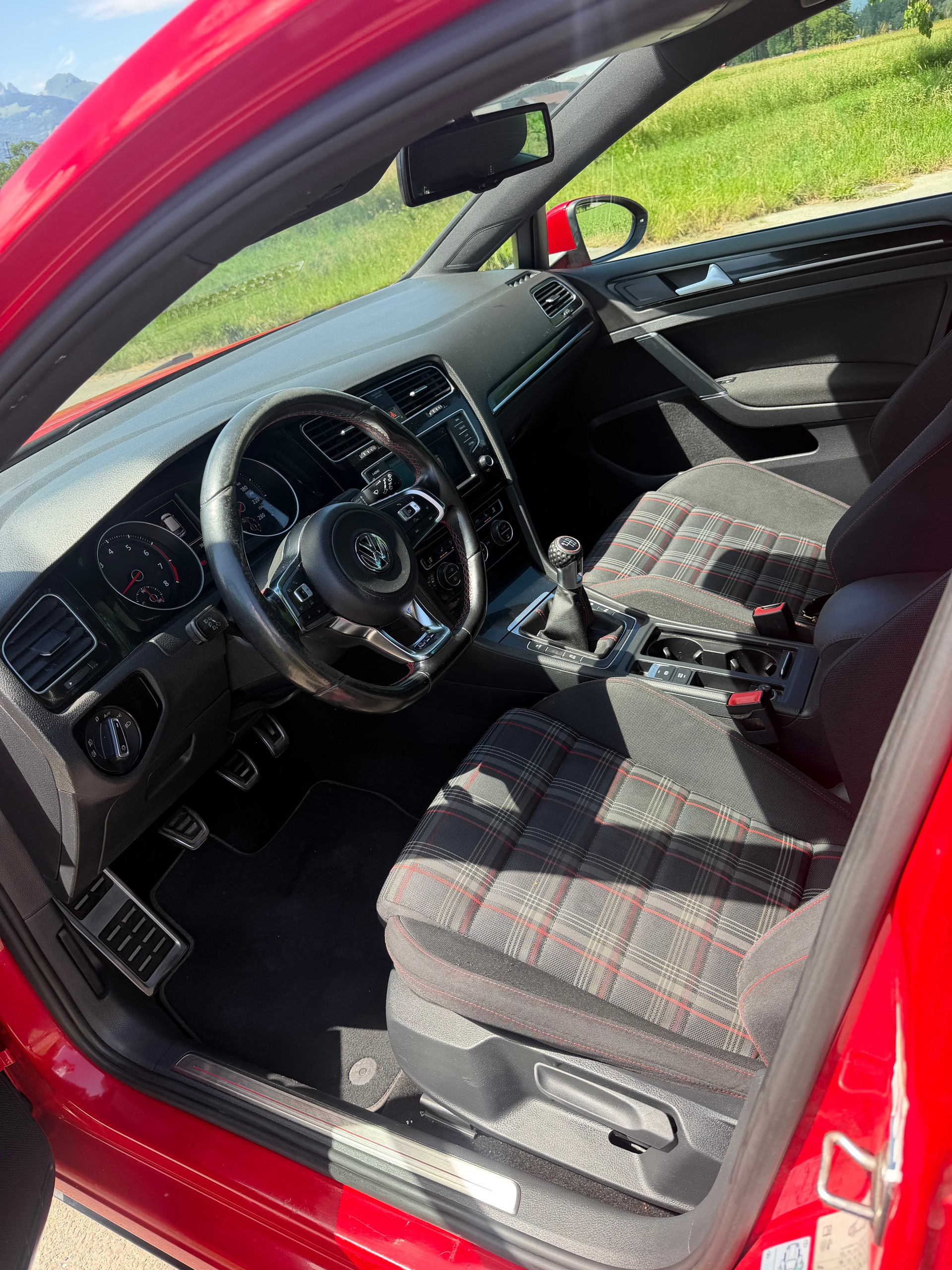 VW 2.0 GTI 220 PS-image-7