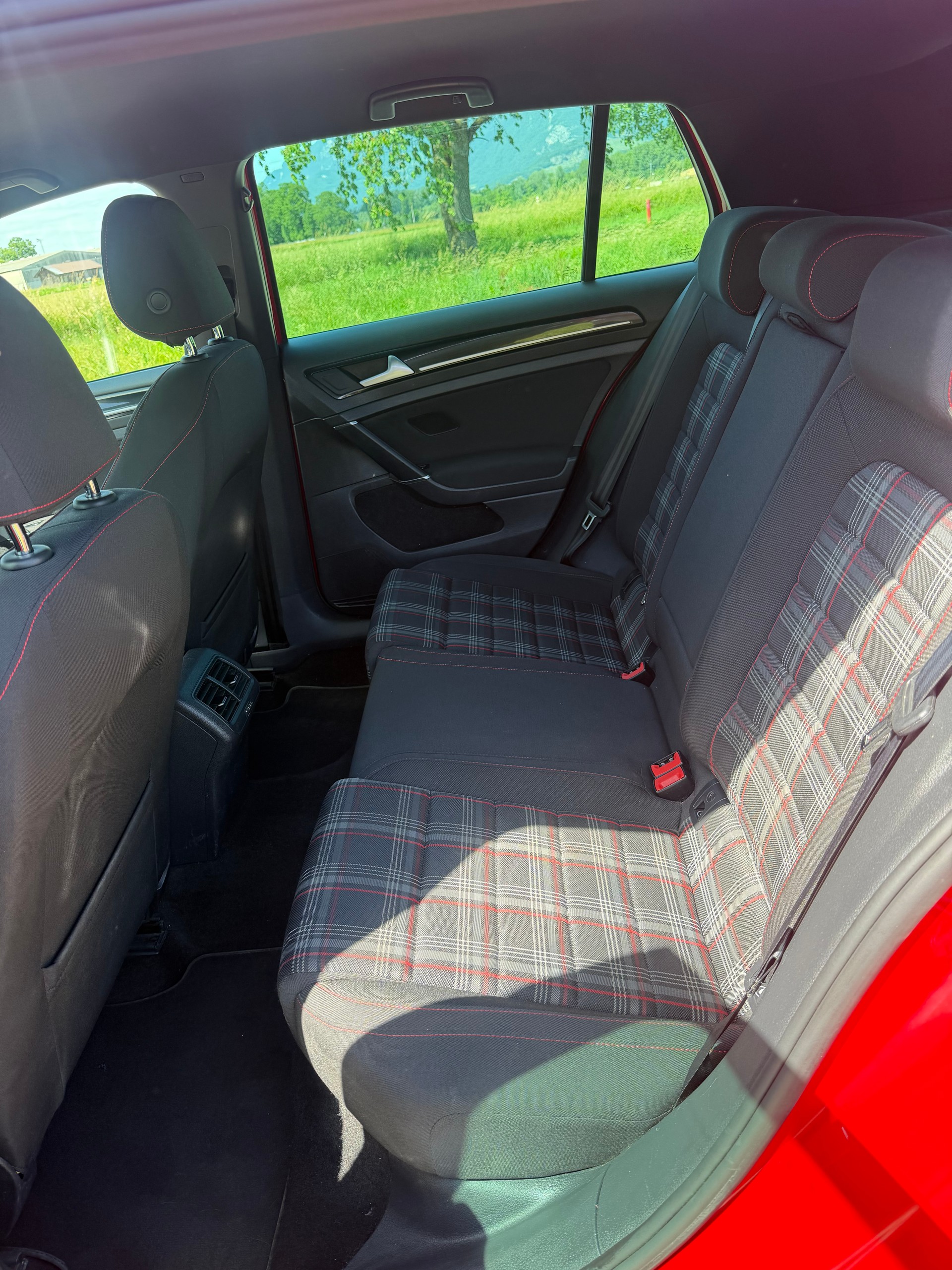 VW 2.0 GTI 220 PS-image-8