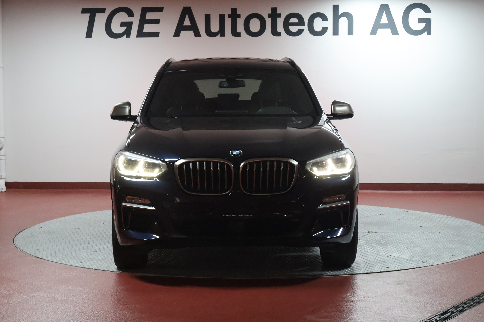 BMW X3 M40d Steptronic-showroom-element-2