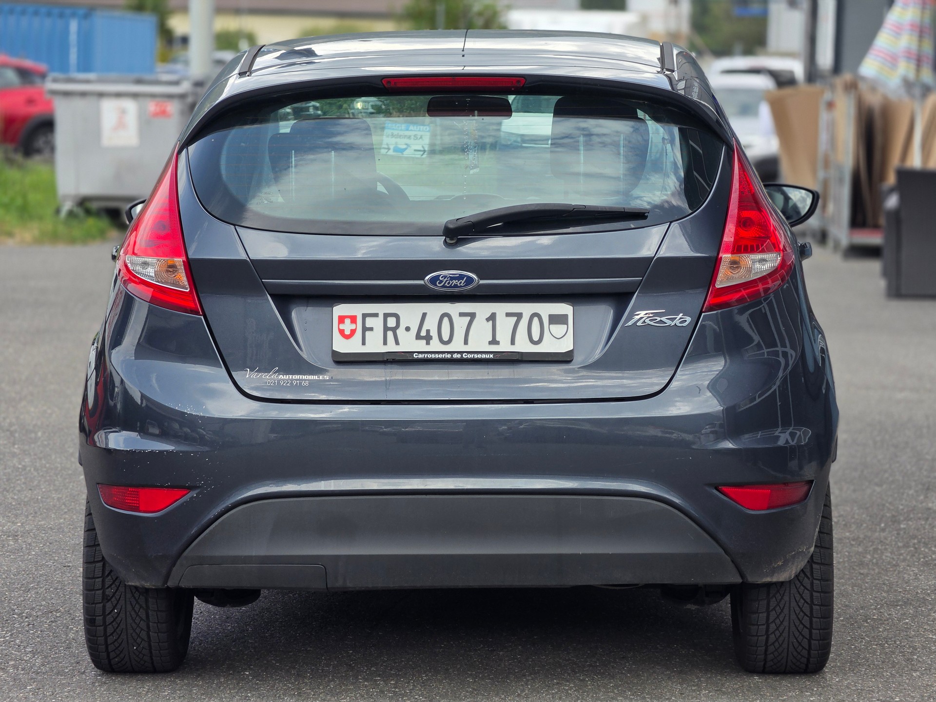 FORD Fiesta 1.4 16V Titanium Automatic-showroom-element-3