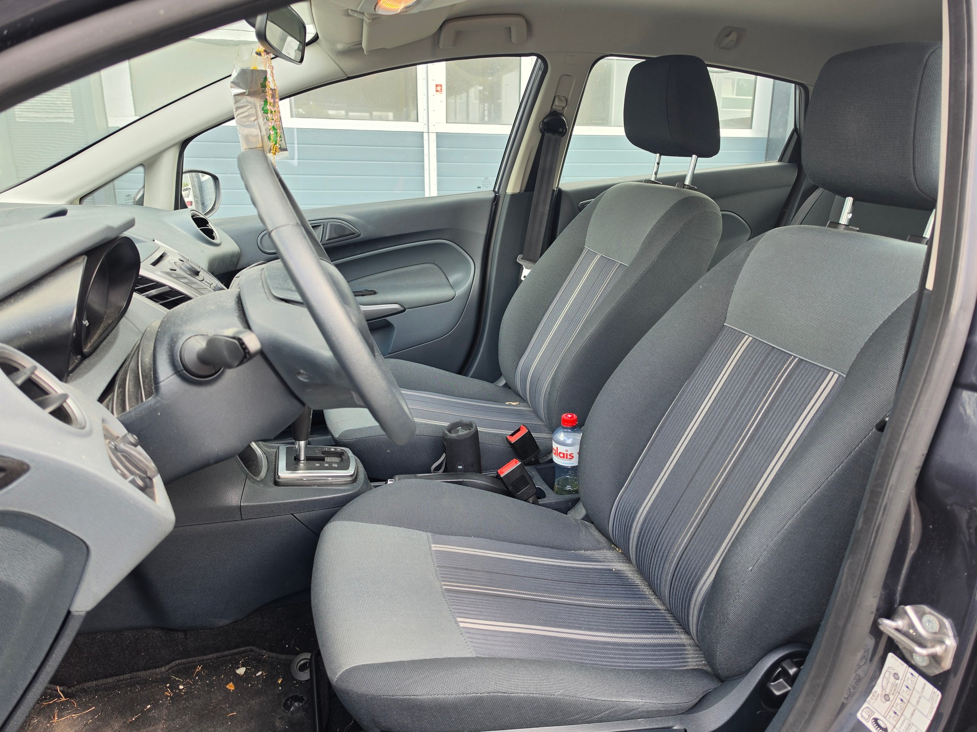 FORD Fiesta 1.4 16V Titanium Automatic-image-8