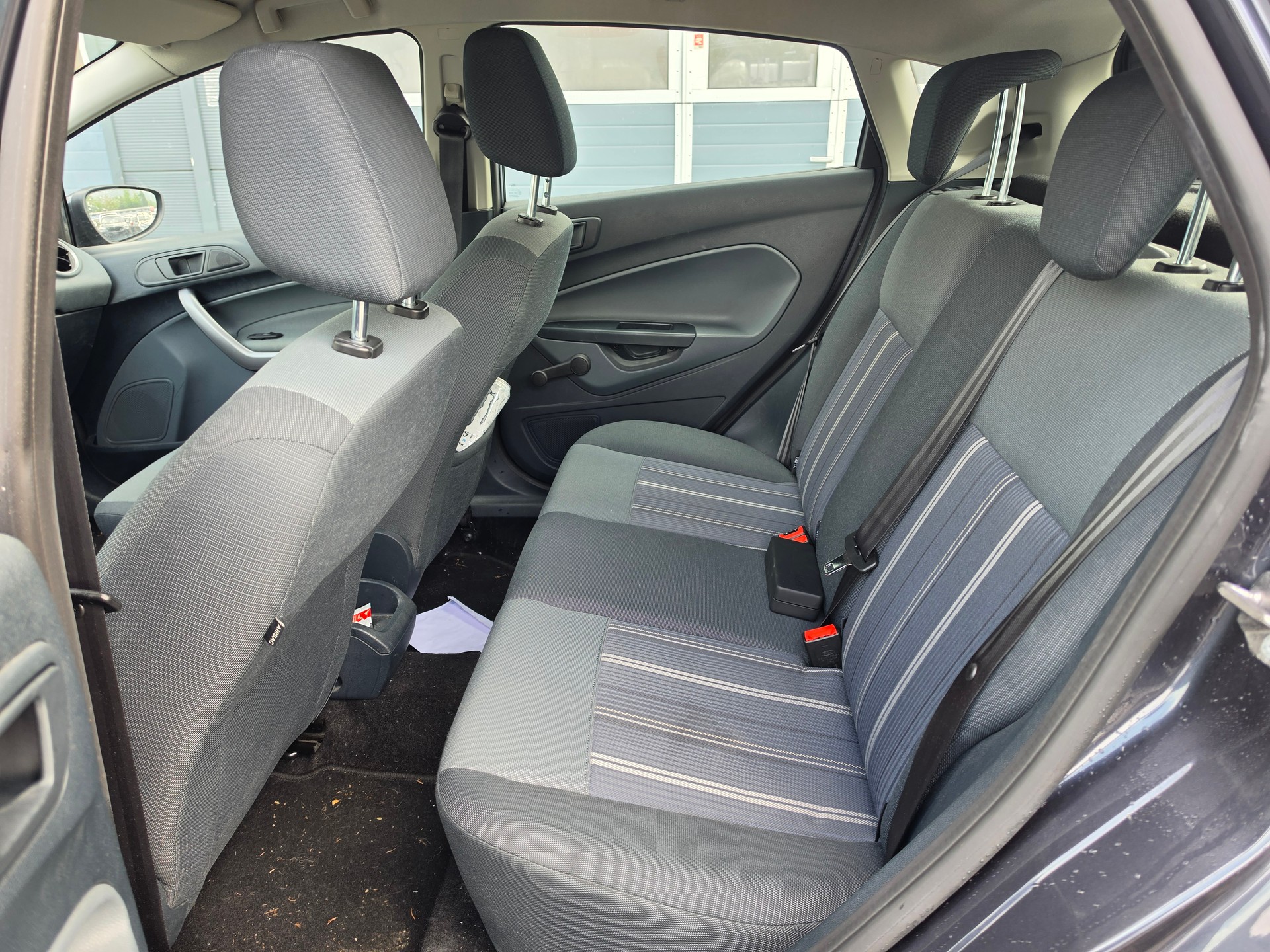 FORD Fiesta 1.4 16V Titanium Automatic-image-7