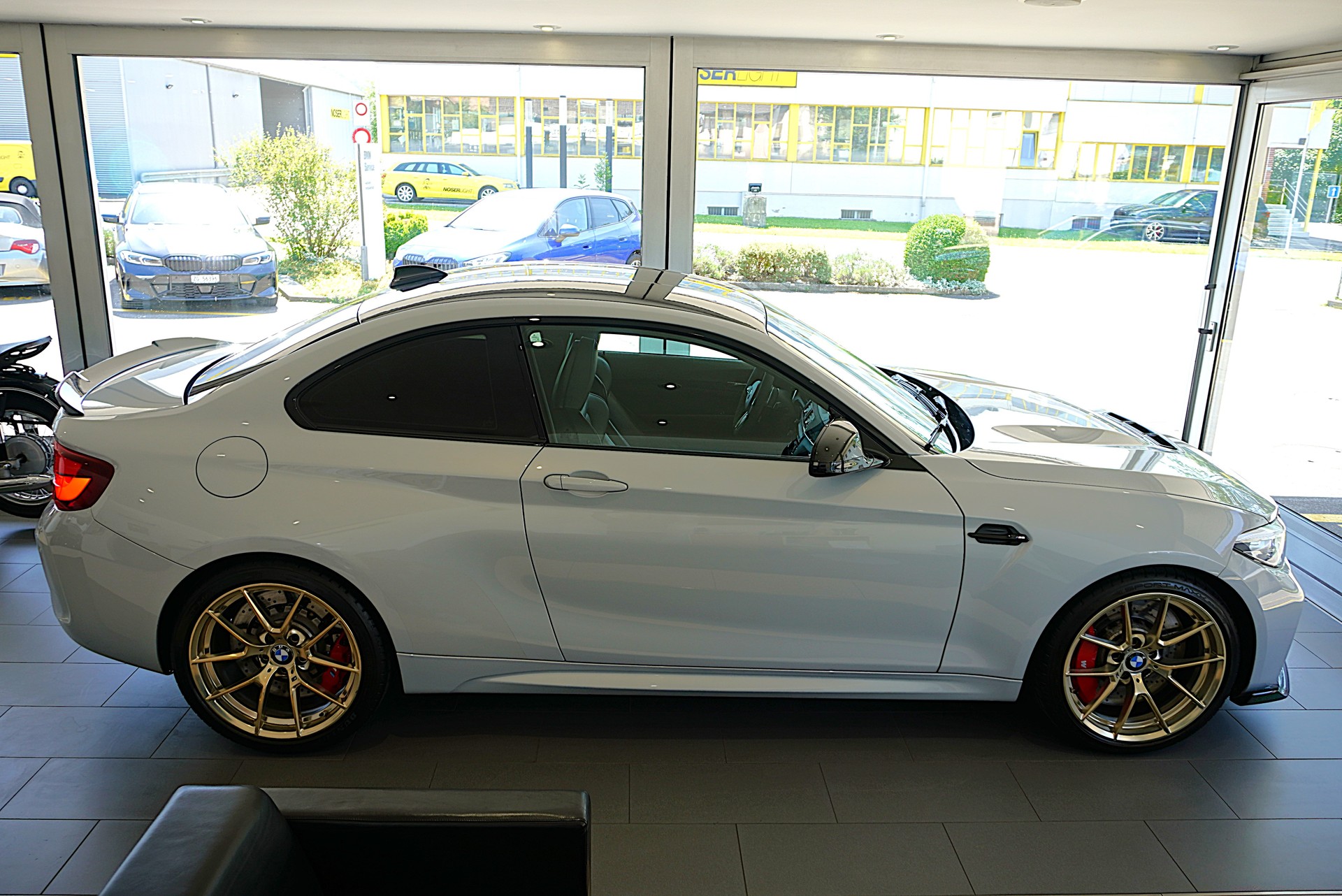BMW M2 CS-showroom-element-3