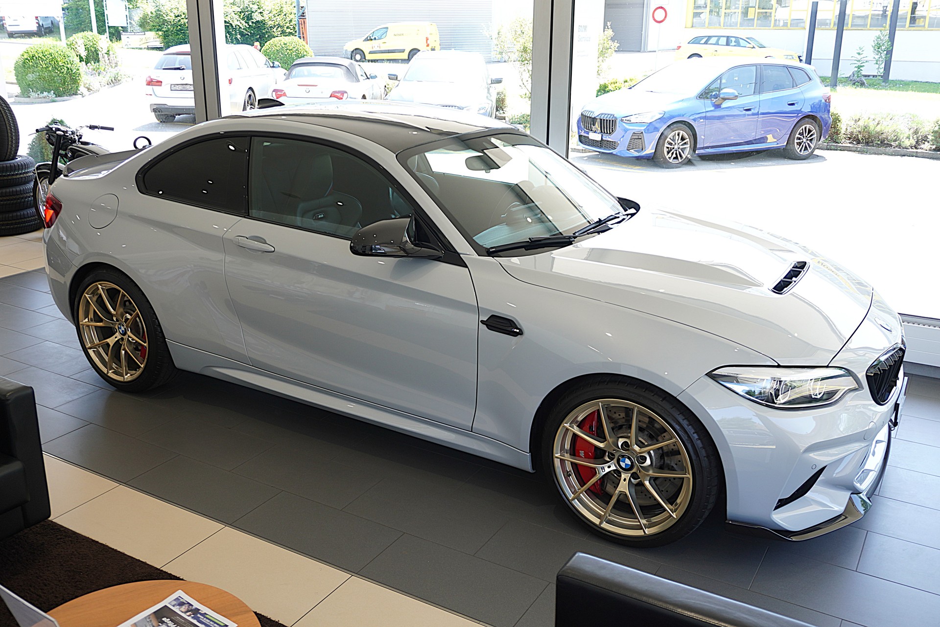 BMW M2 CS-showroom-element-2