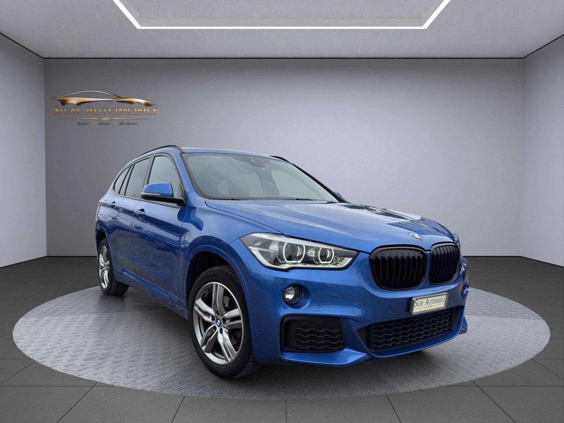 BMW X1 xDrive M Sport Swiss Edition-showroom-element-1