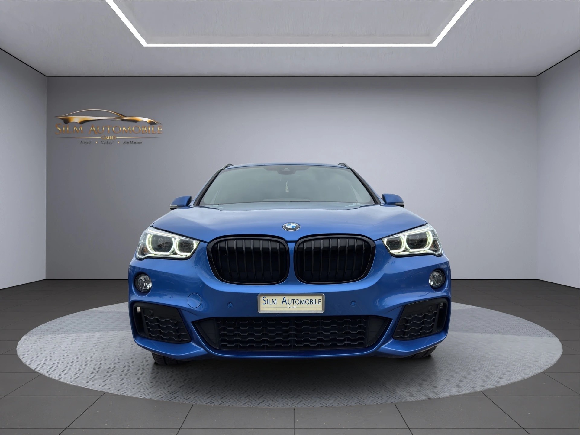 BMW X1 xDrive M Sport Swiss Edition-showroom-element-2
