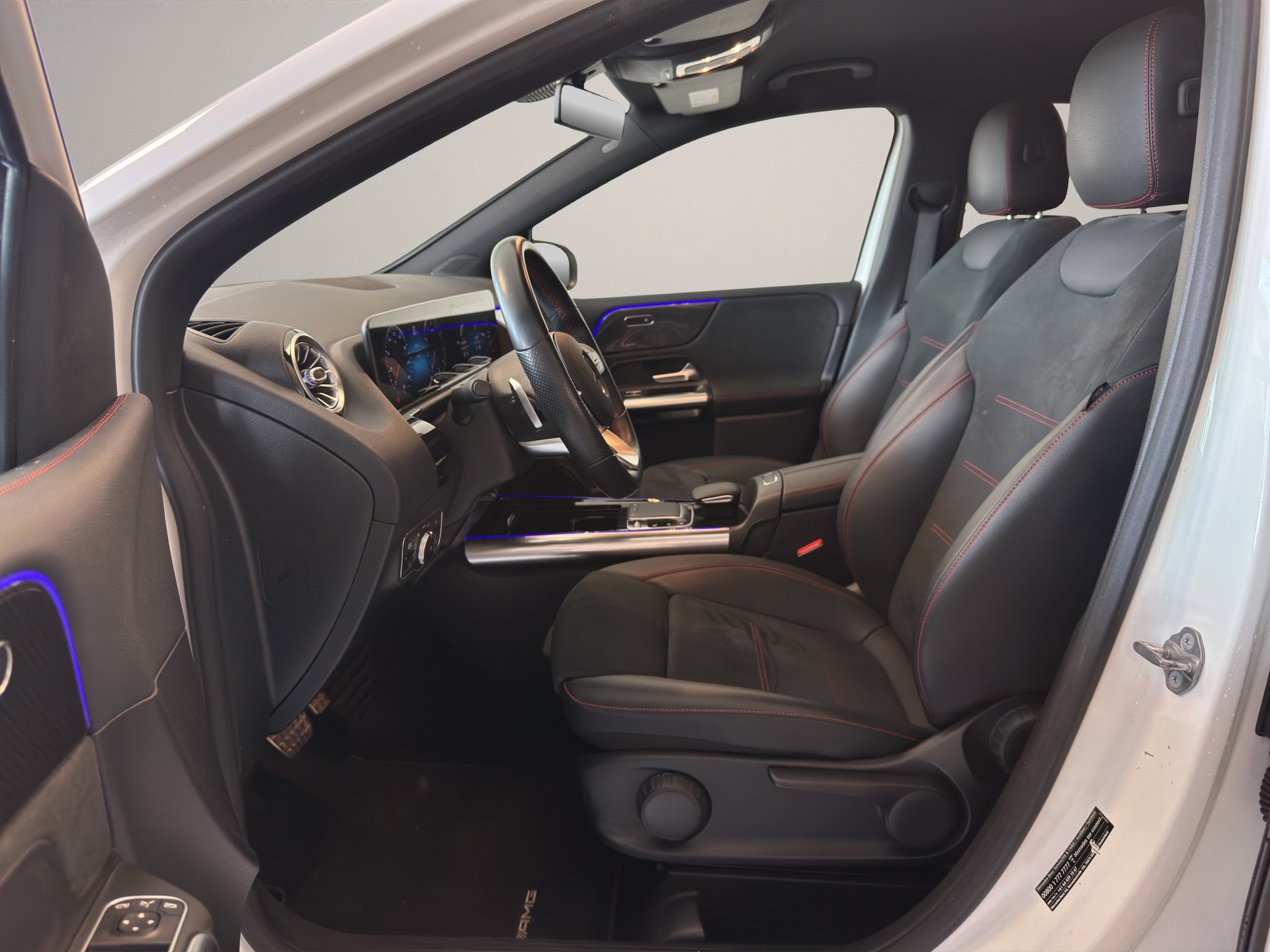 MERCEDES-BENZ B 220 4Matic AMG Line 7G-DCT-image-8