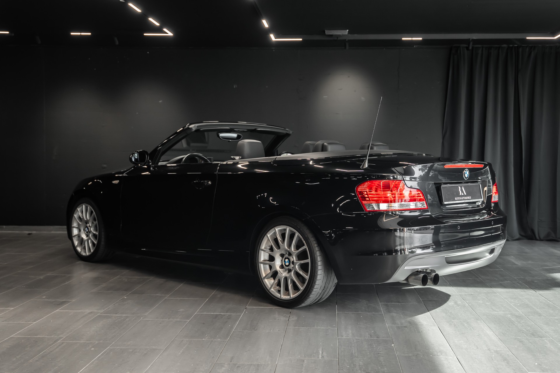 BMW 135i Cabrio Steptronic / Tempomat / Sitzheizung / M-Paket-image-9